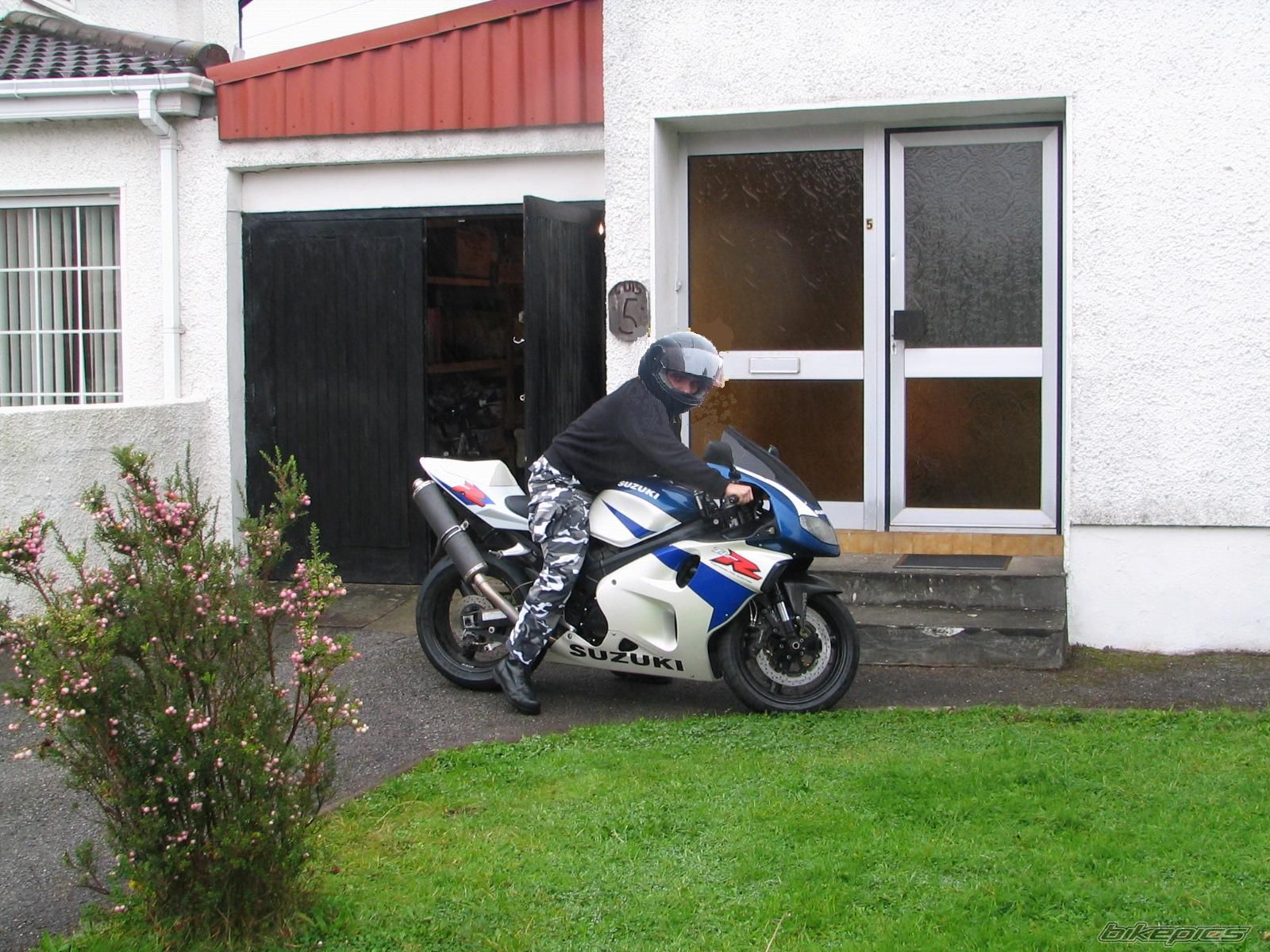 Photo 1073703