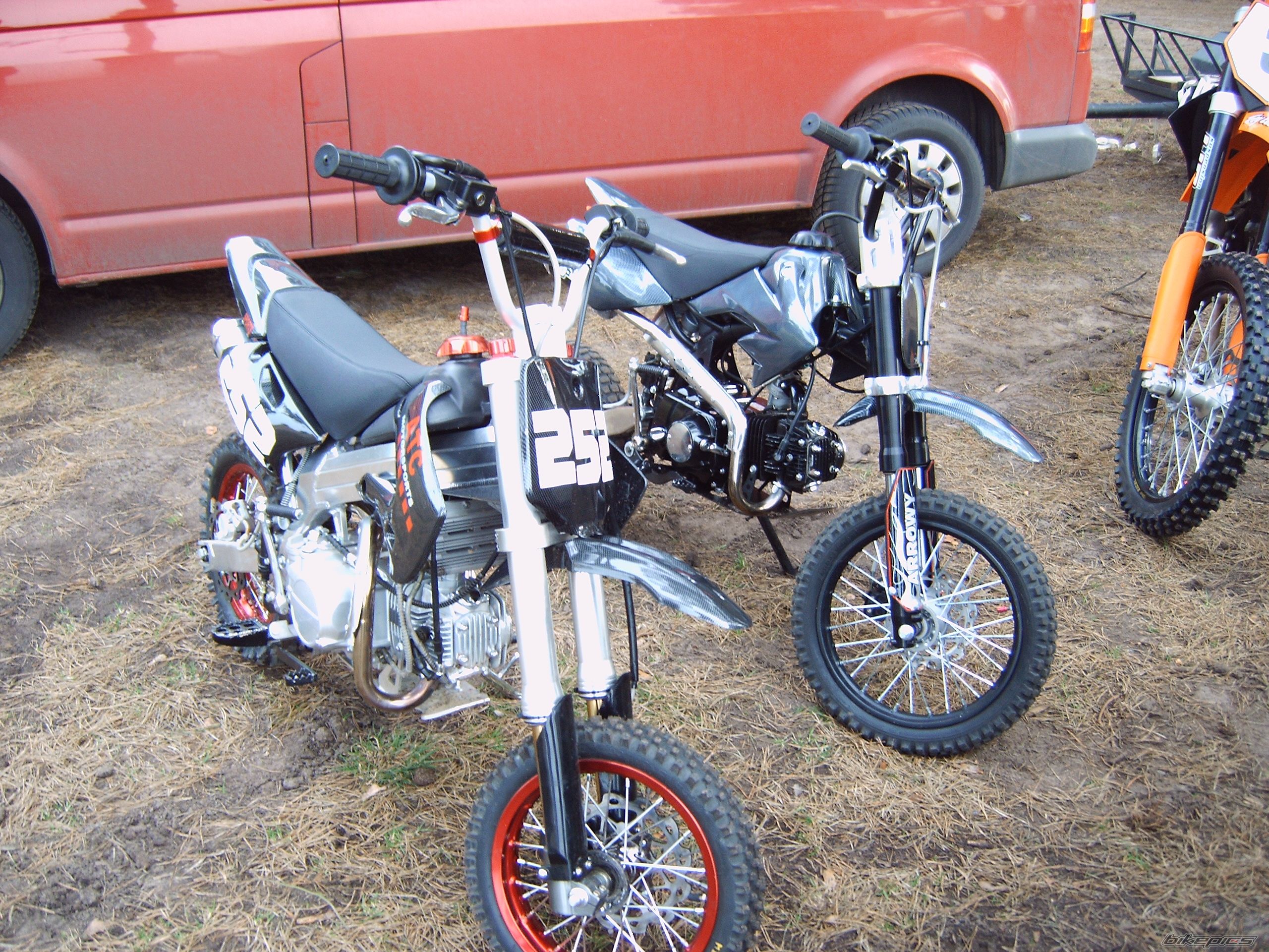 Photo 1219142