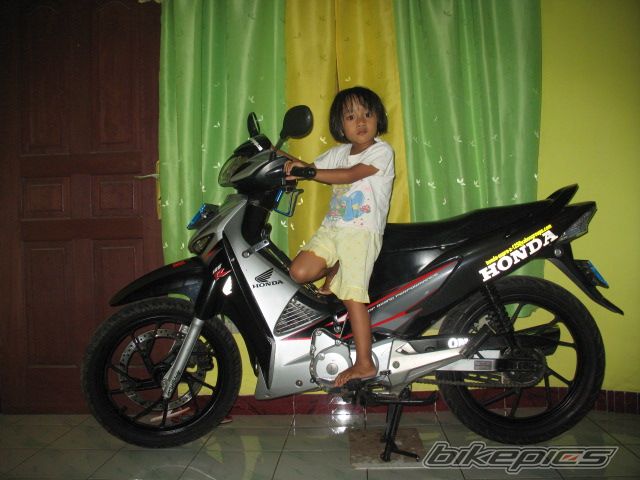 Photo 1321996