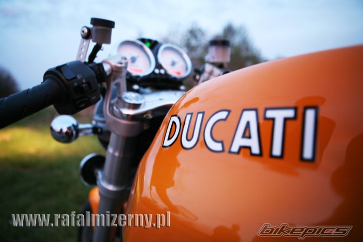 Photo 1338169