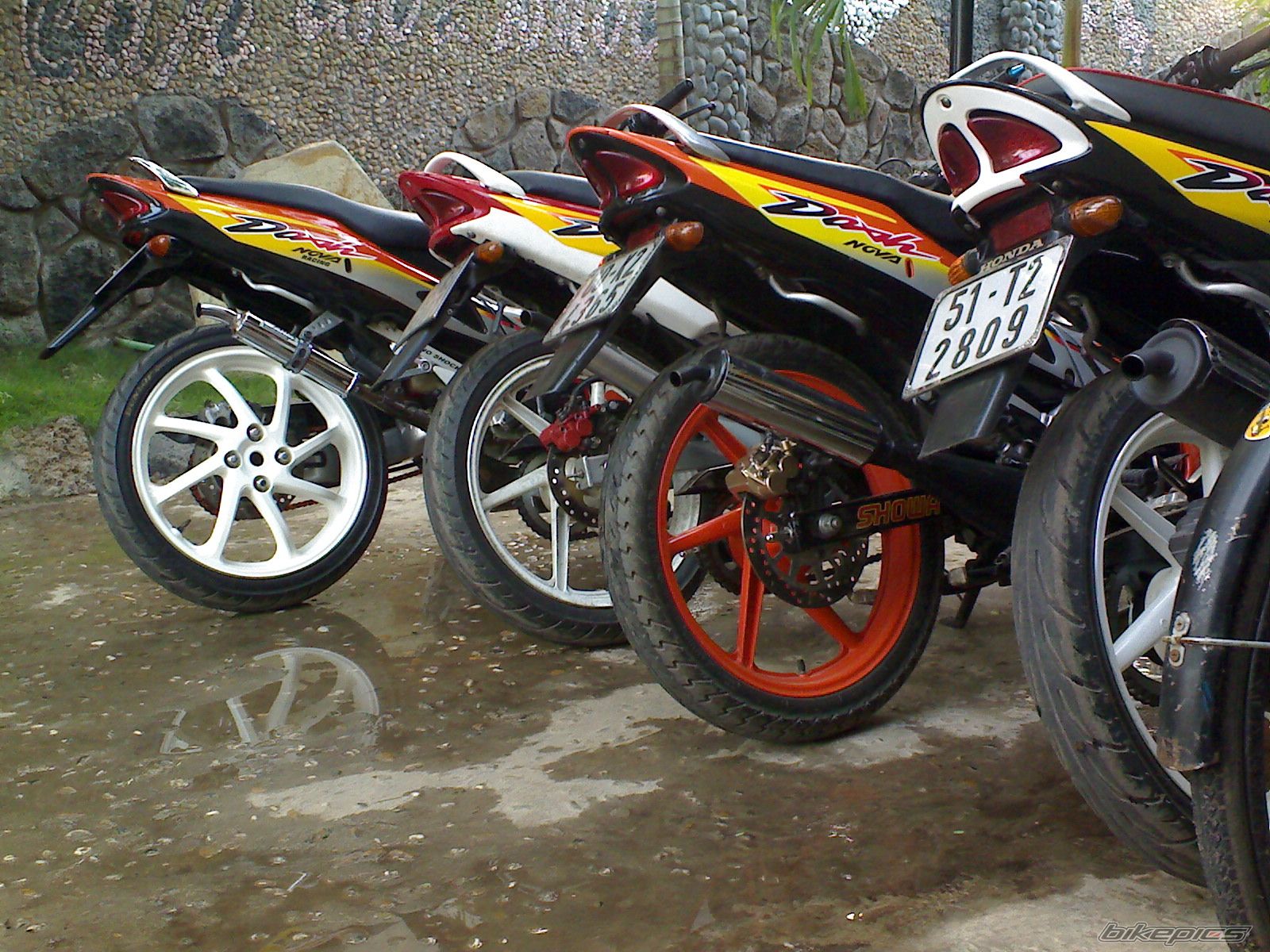 Photo 1339169