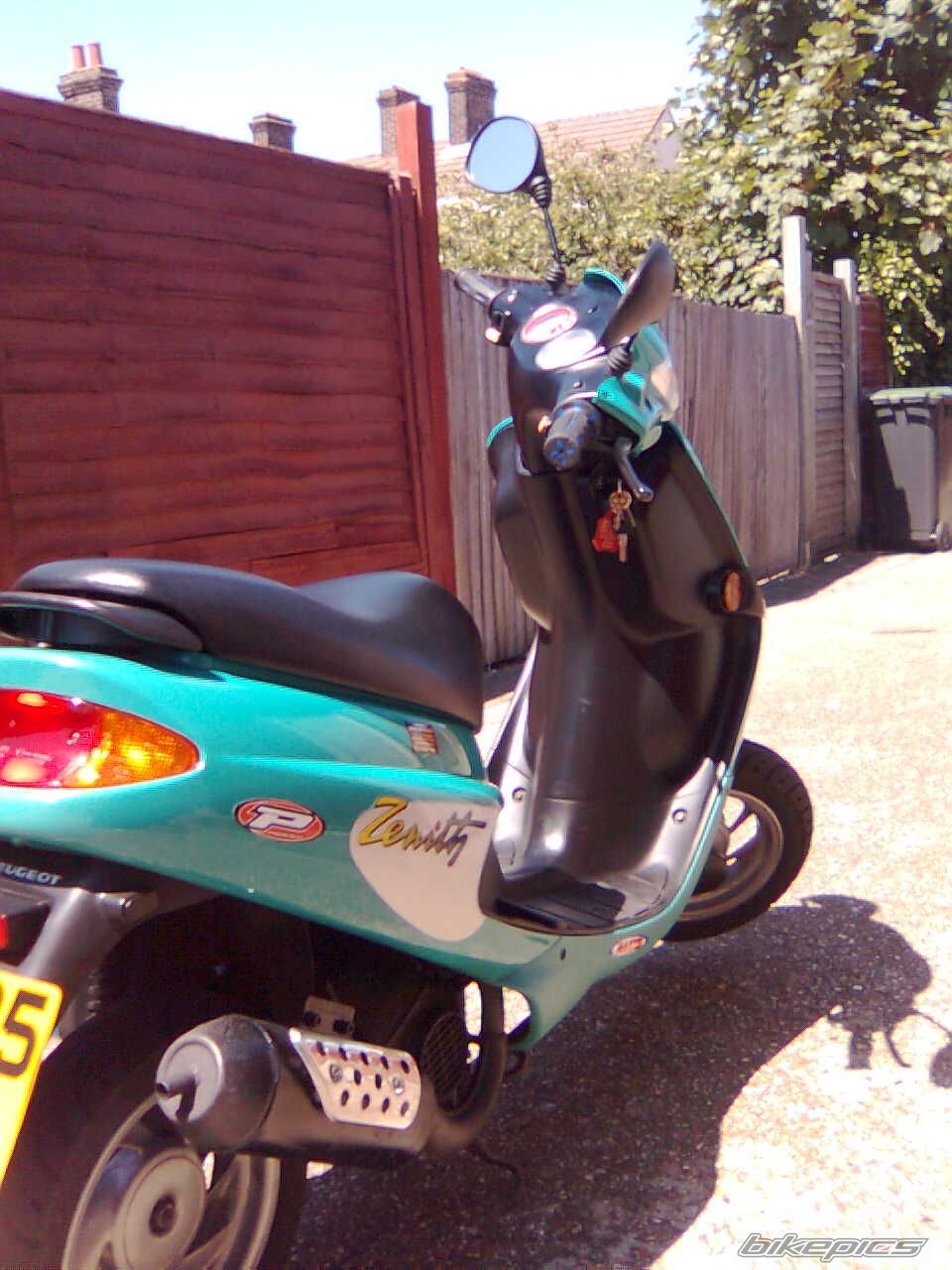 Photo 1341165