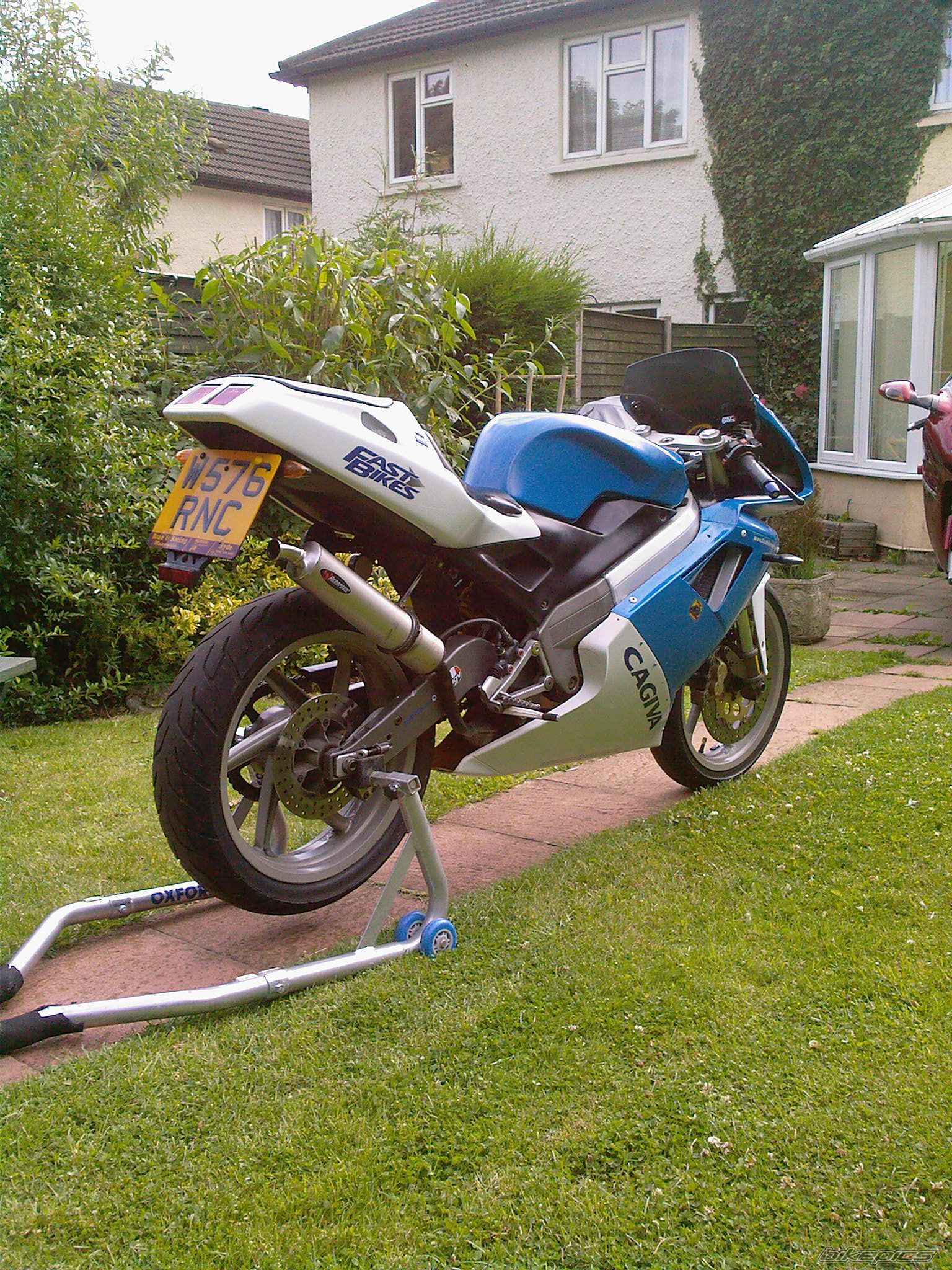 Photo 1351096