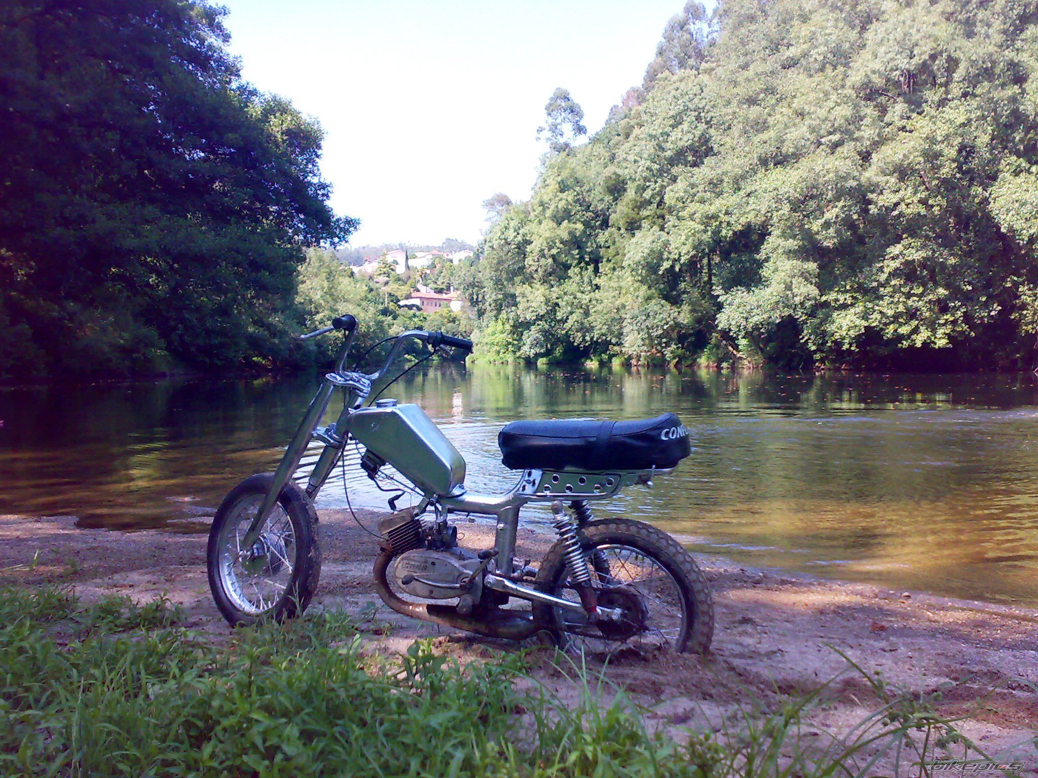 Photo 1354043