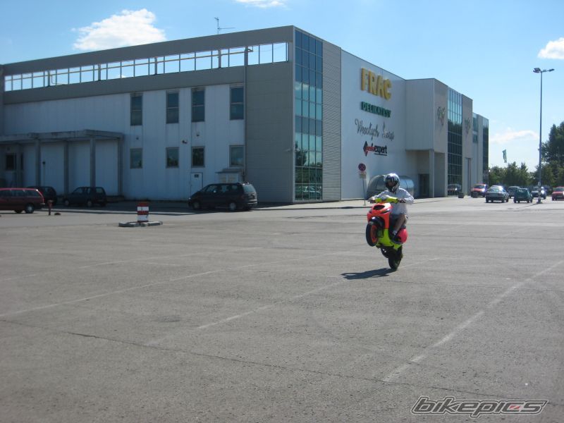 Photo 1361936