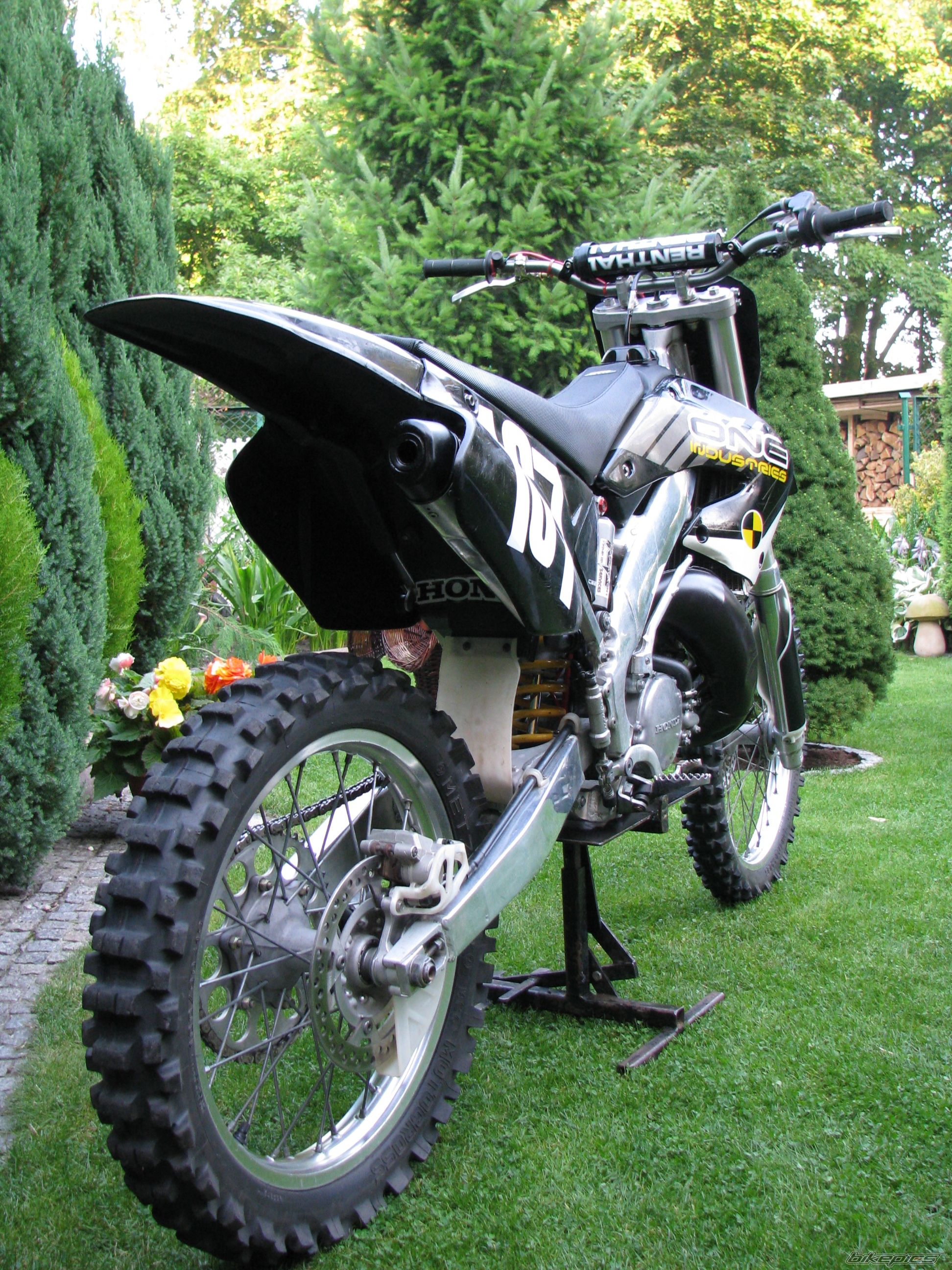 Photo 1372592