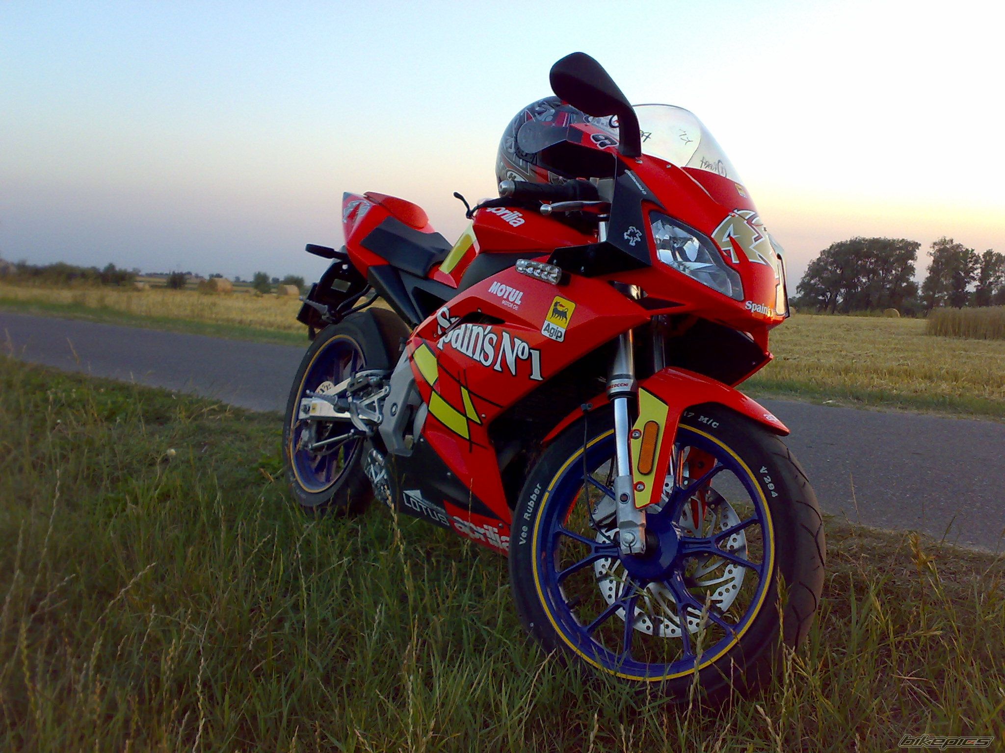 Photo 1373240