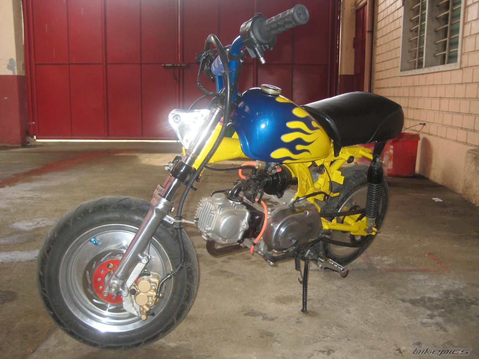 Photo 1377869