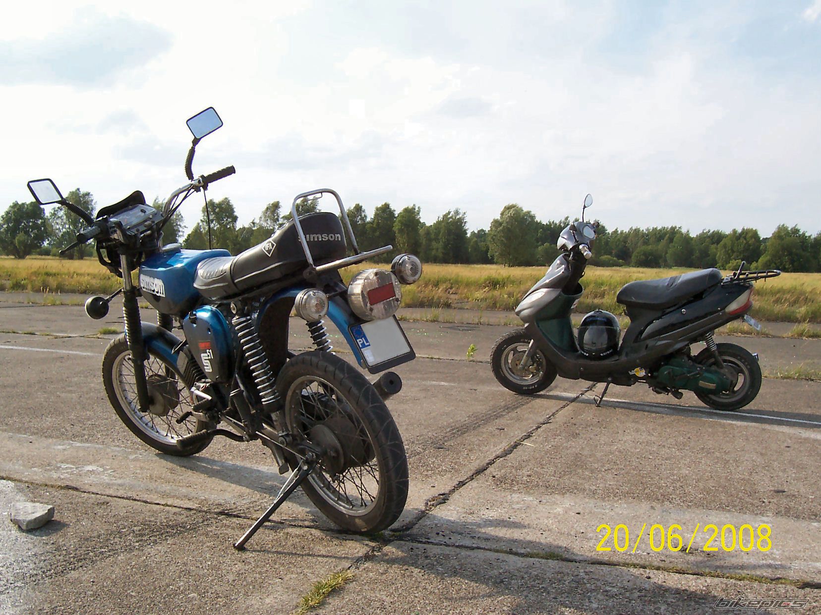 Photo 1379140