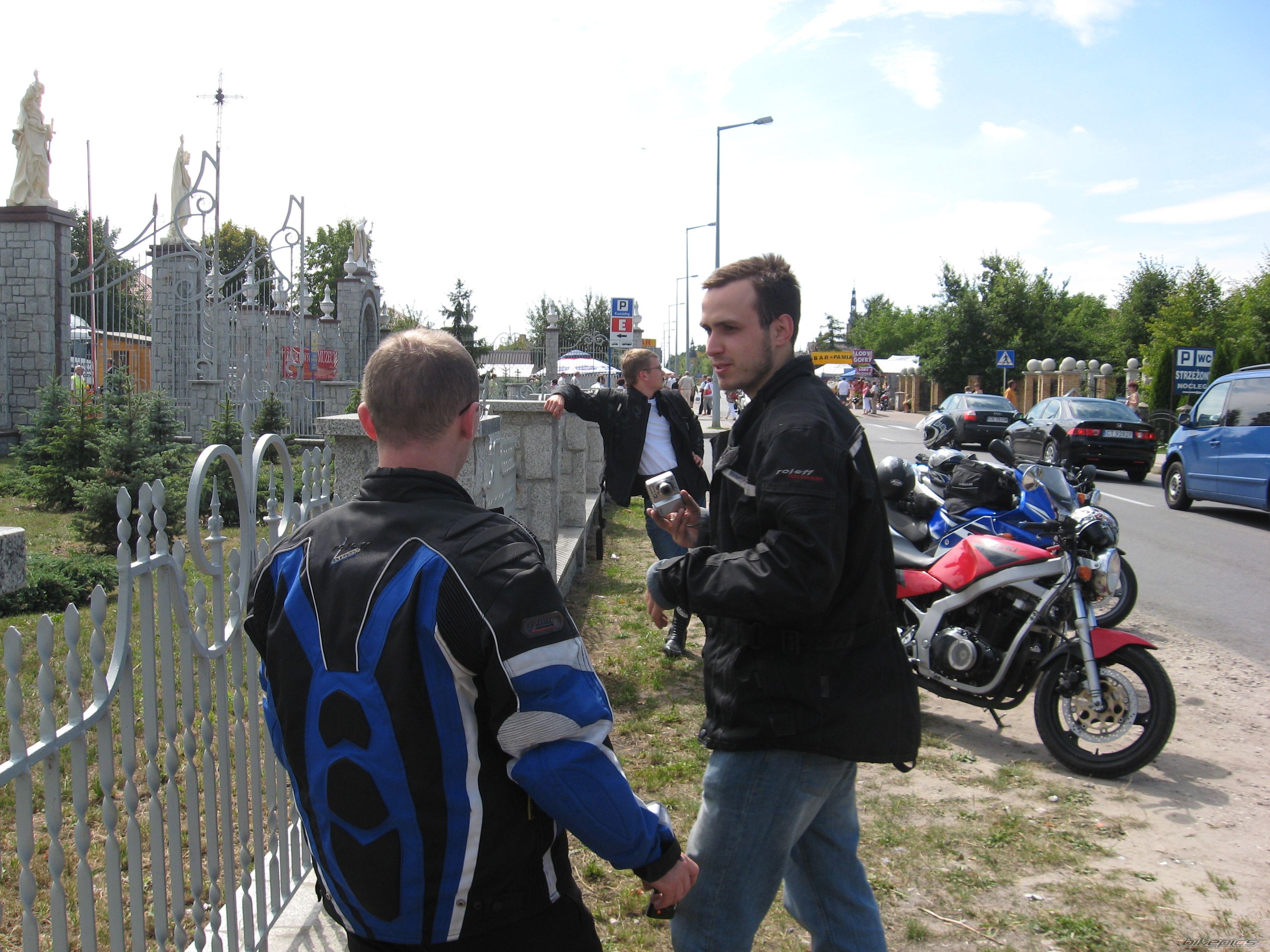 Photo 1380969
