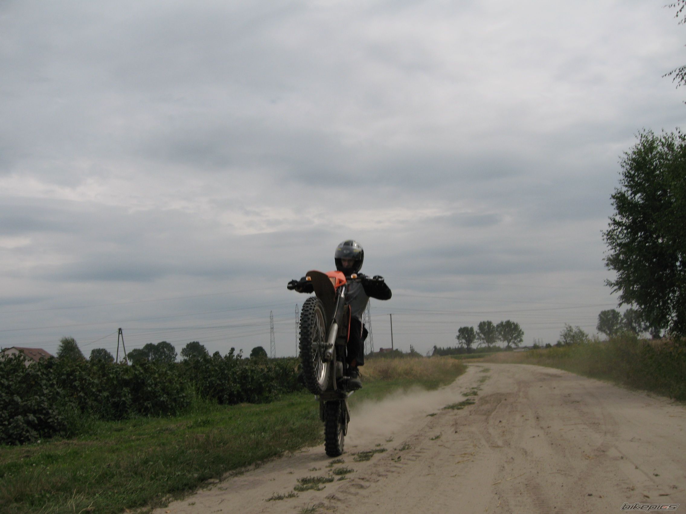 Photo 1382041