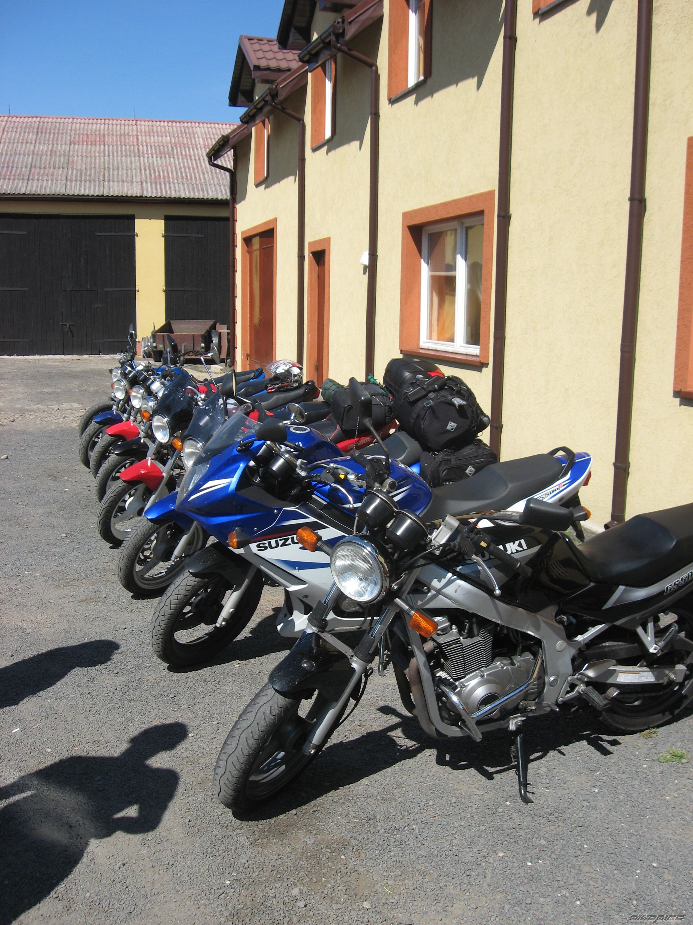 Photo 1383156