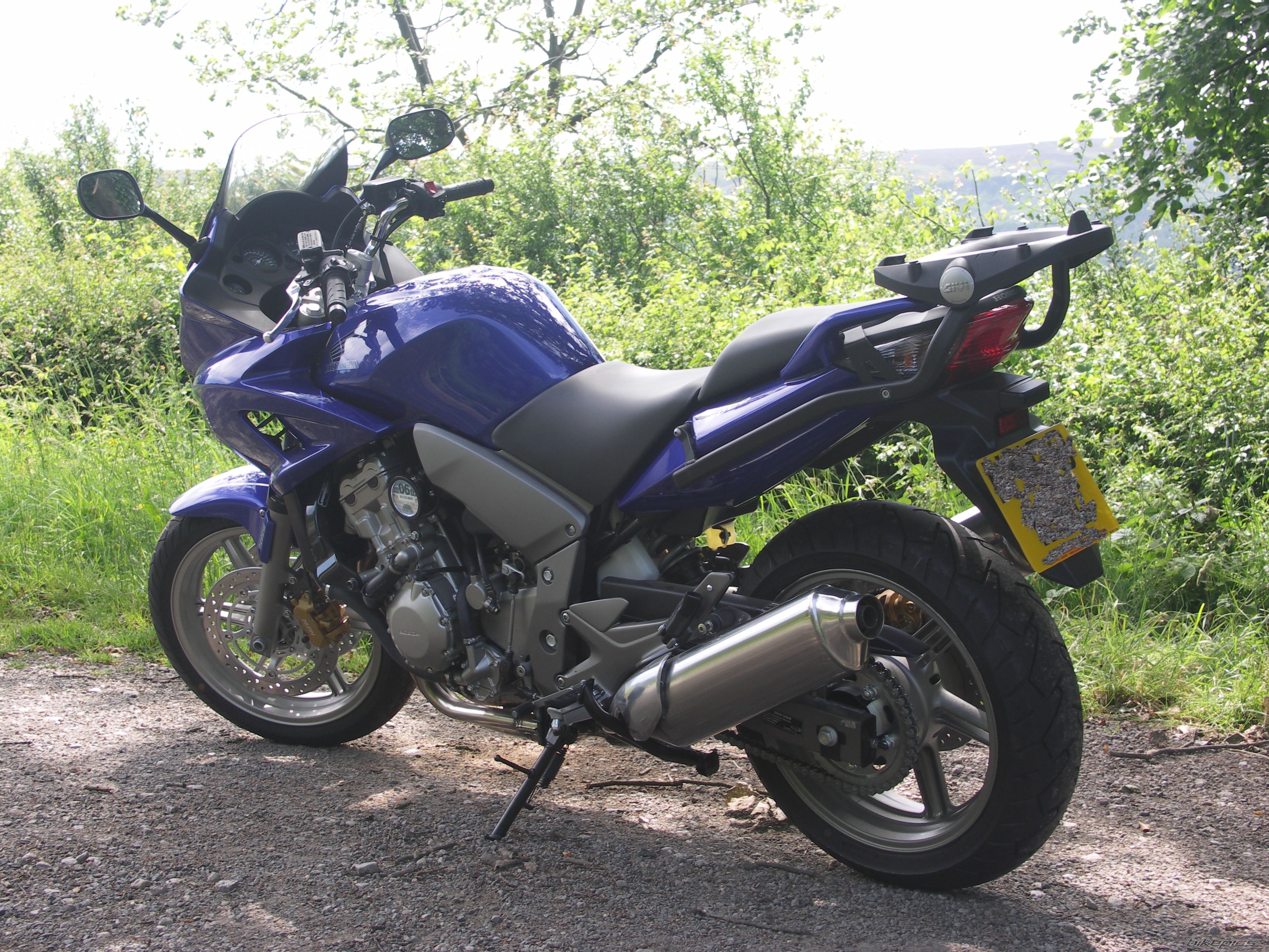 Photo 1383869