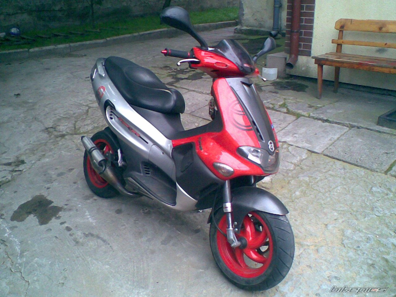 Photo 1387606