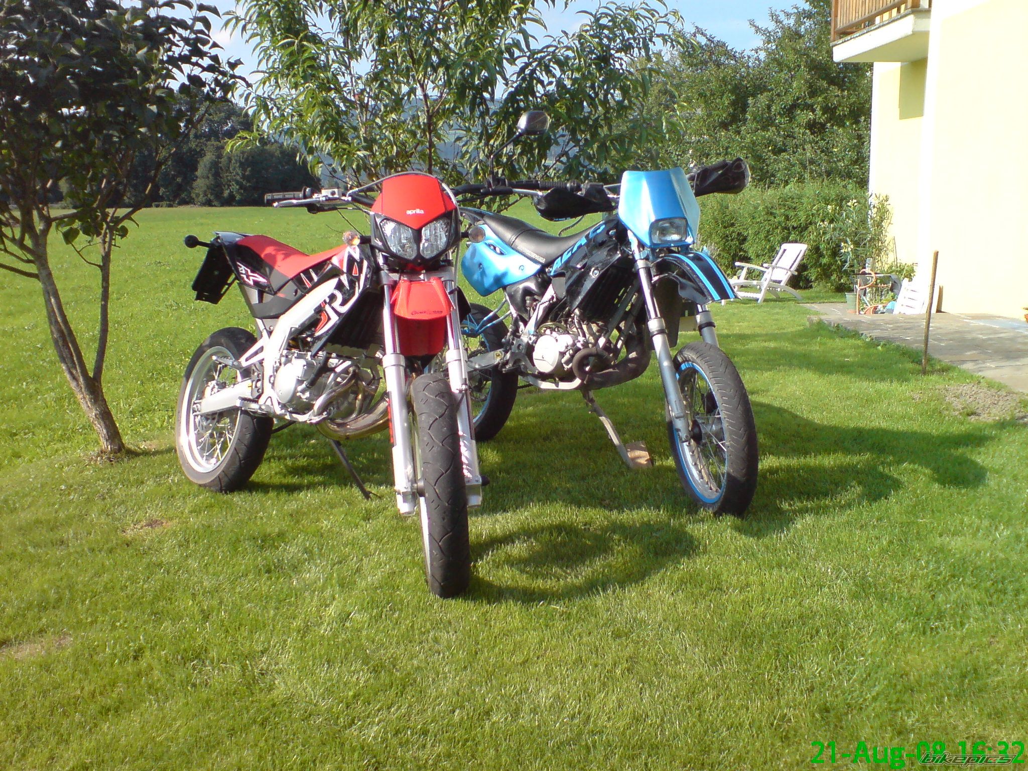 Photo 1393132