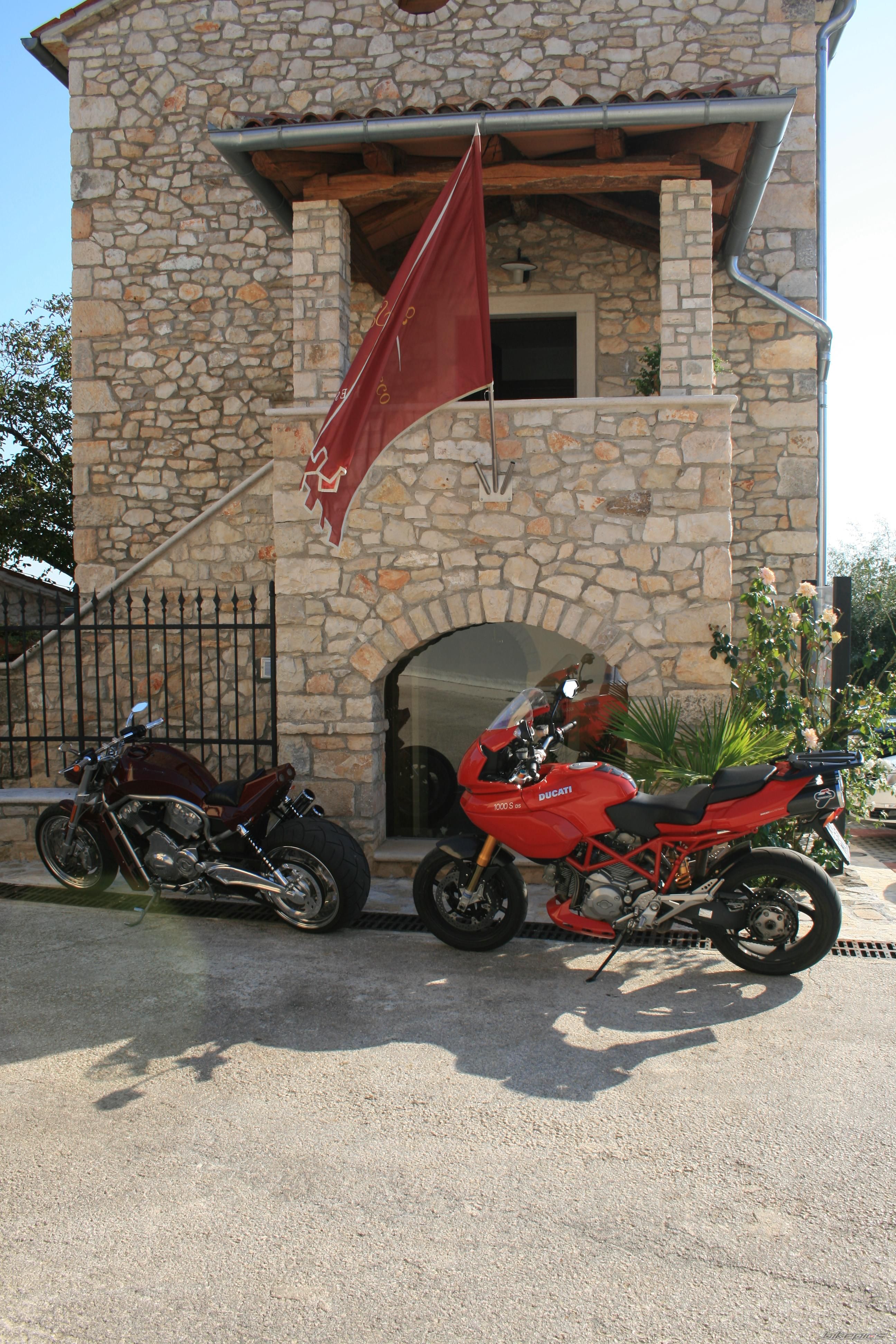 Photo 1420985