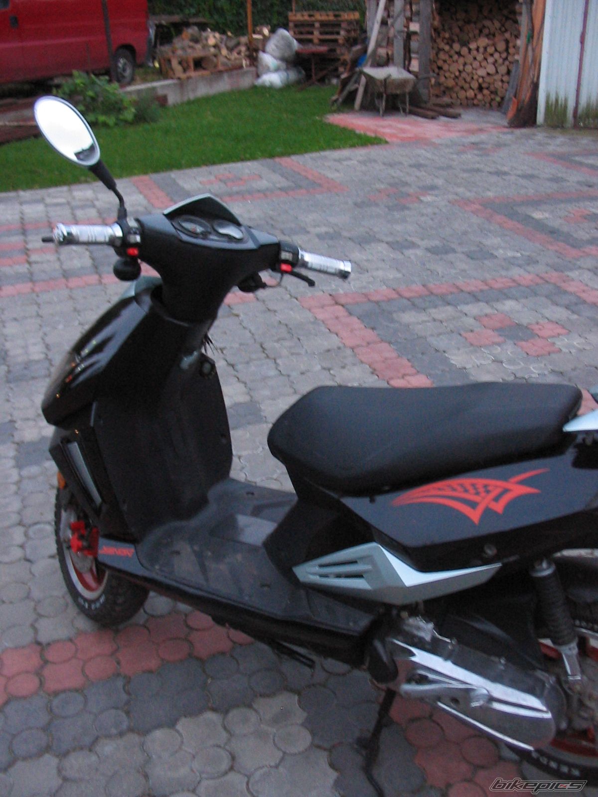 Photo 1423699