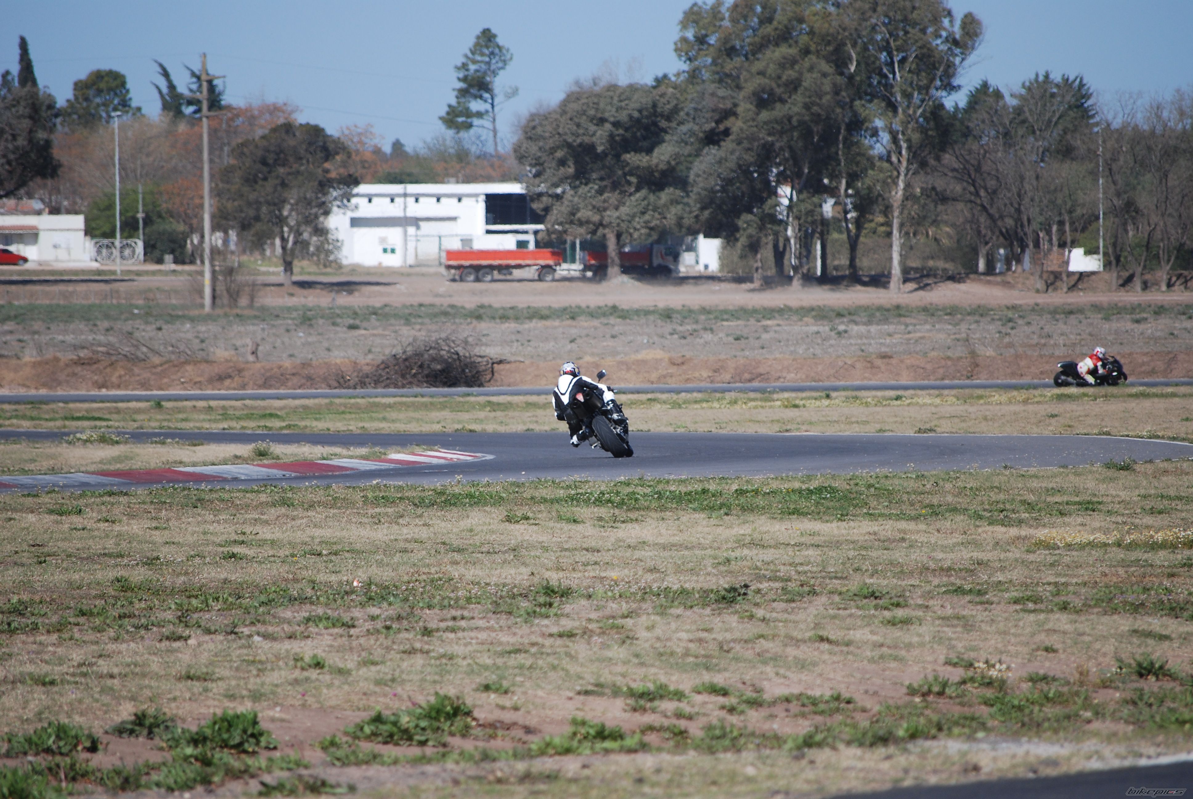 Photo 1425965