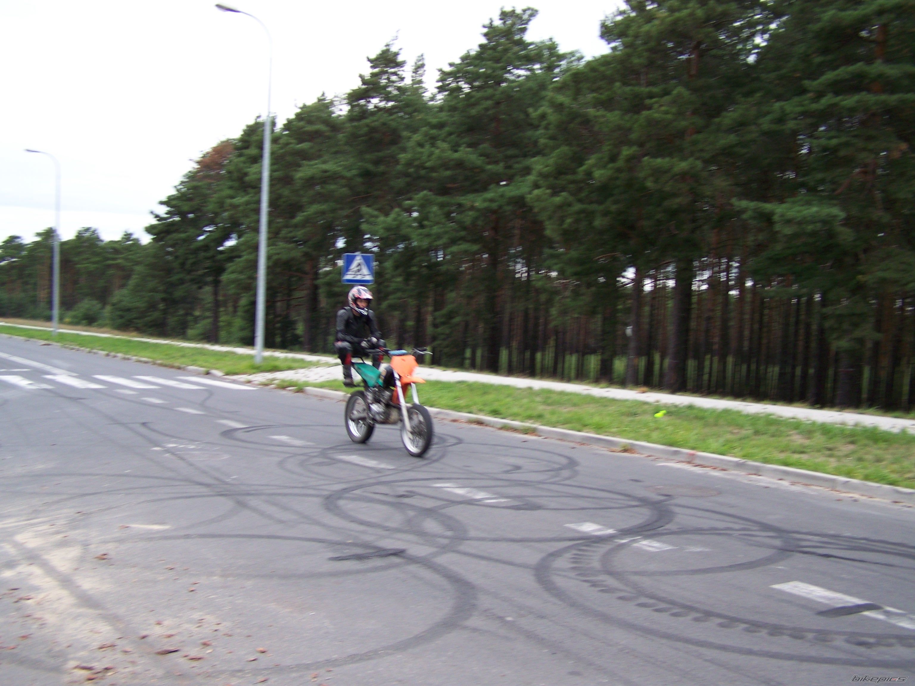Photo 1437769