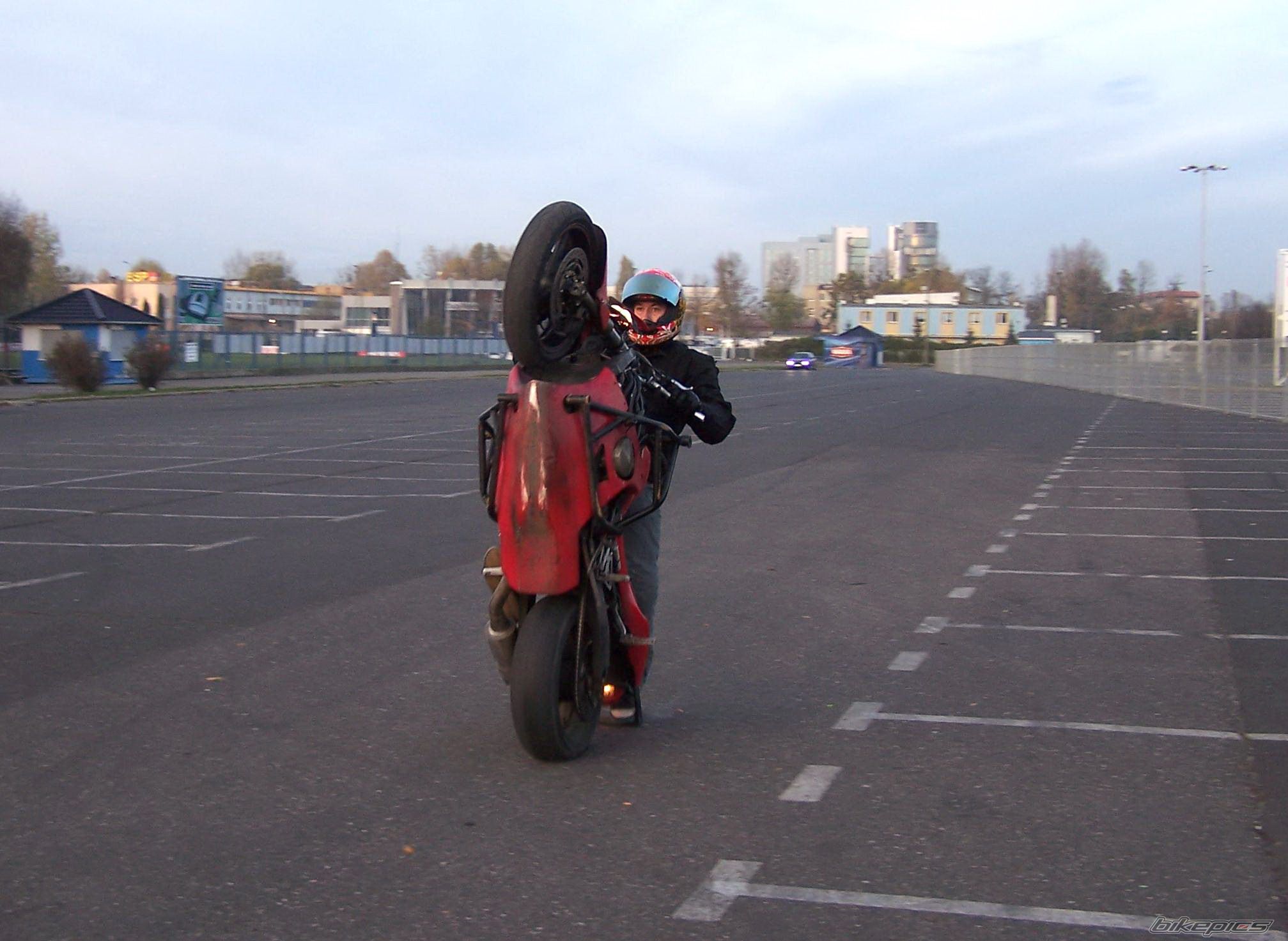 Photo 1463699