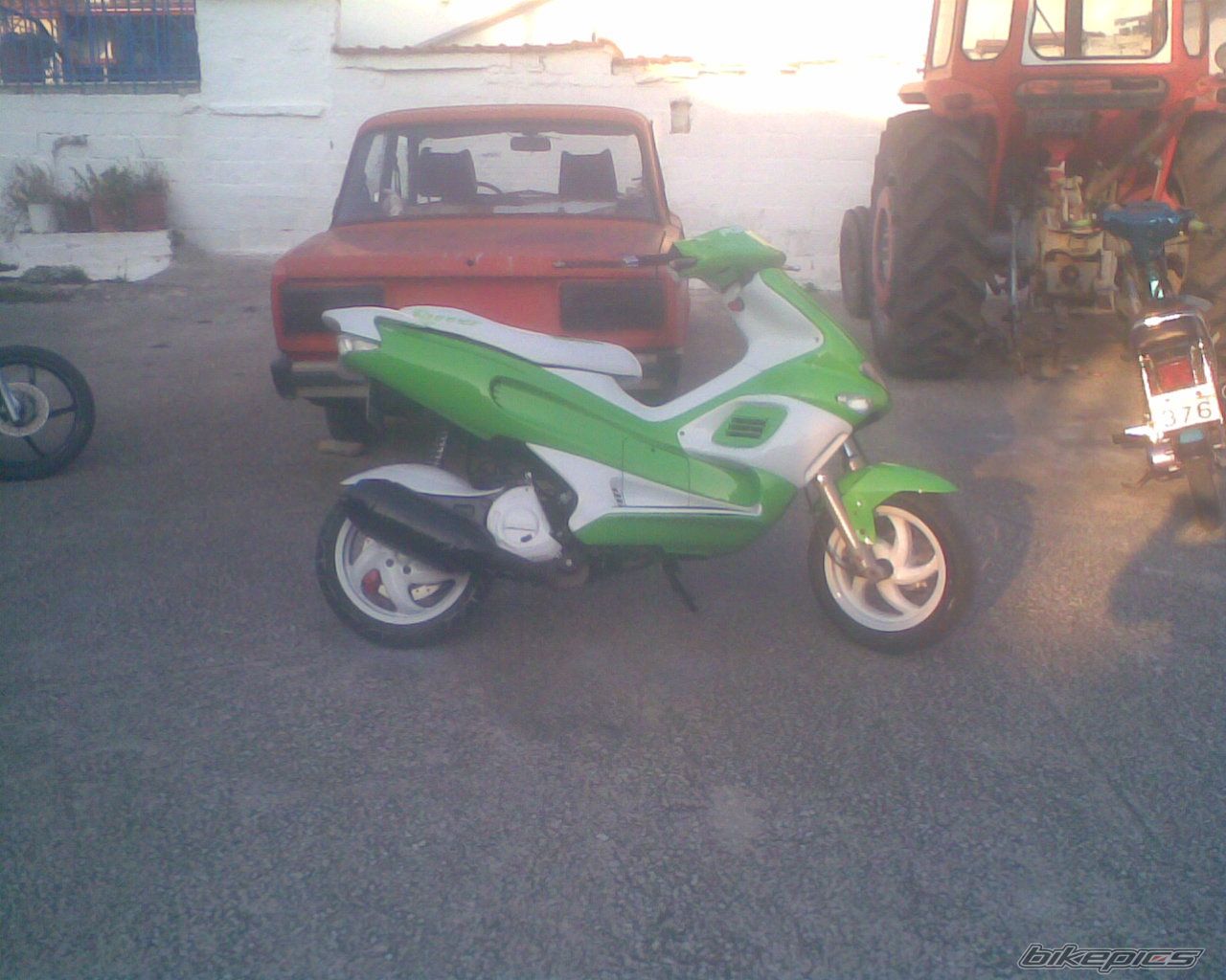 Photo 1472112