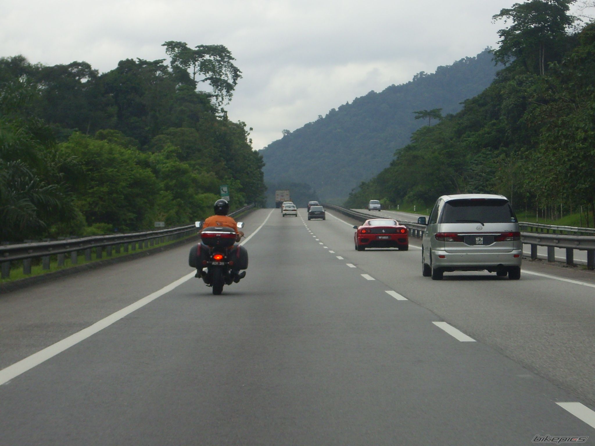 Photo 1496548