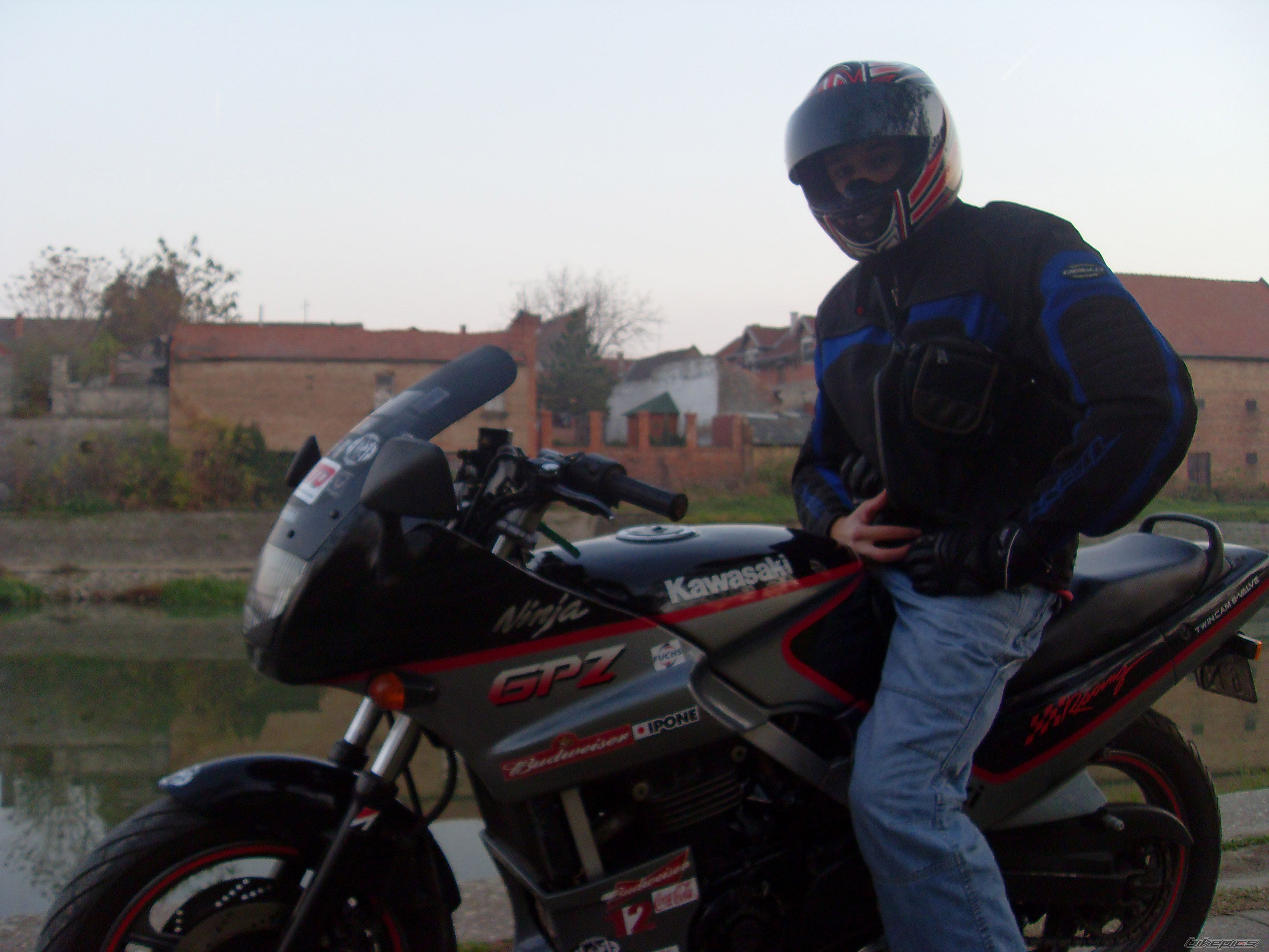 Photo 1499792