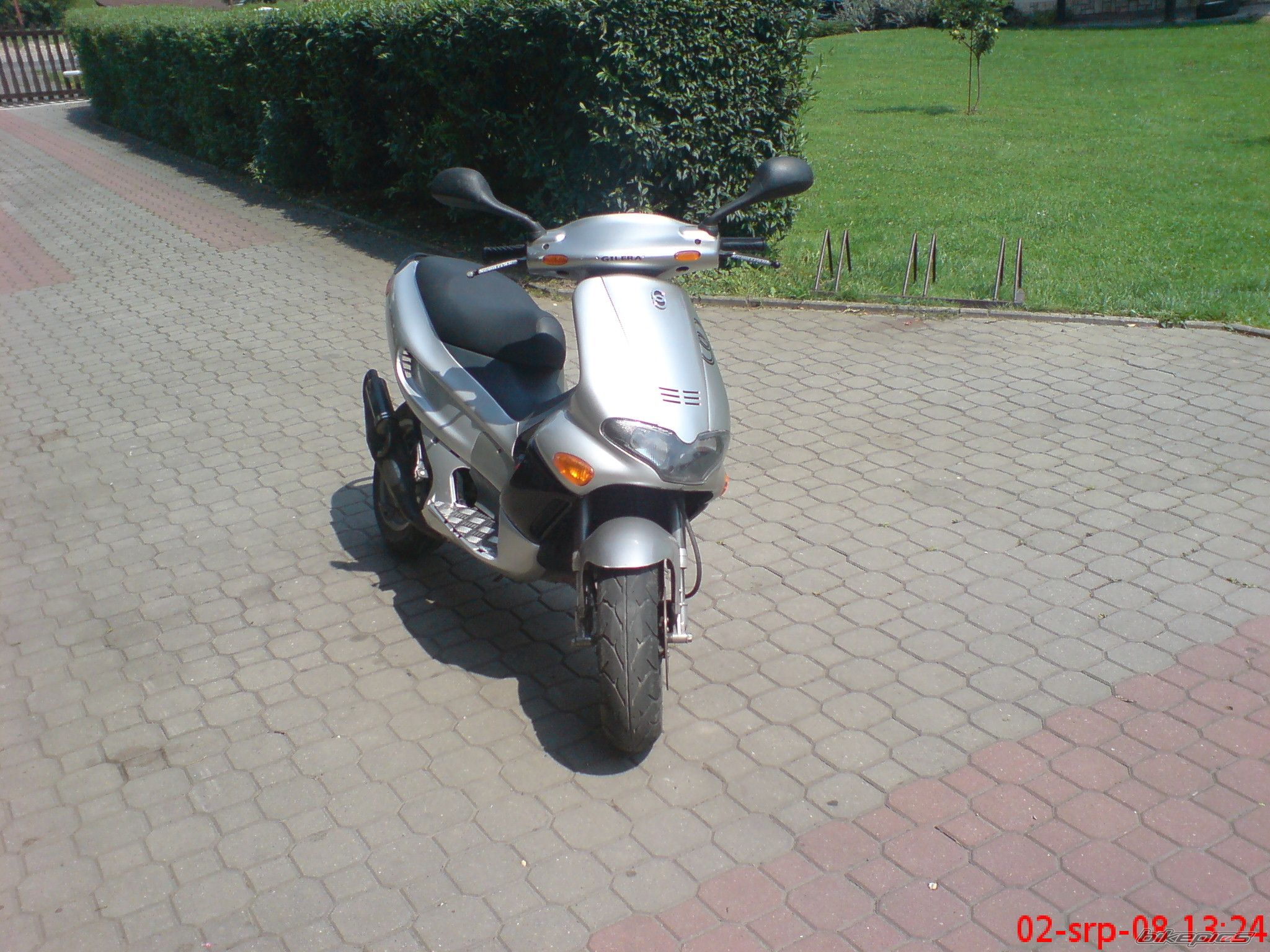 Photo 1513198