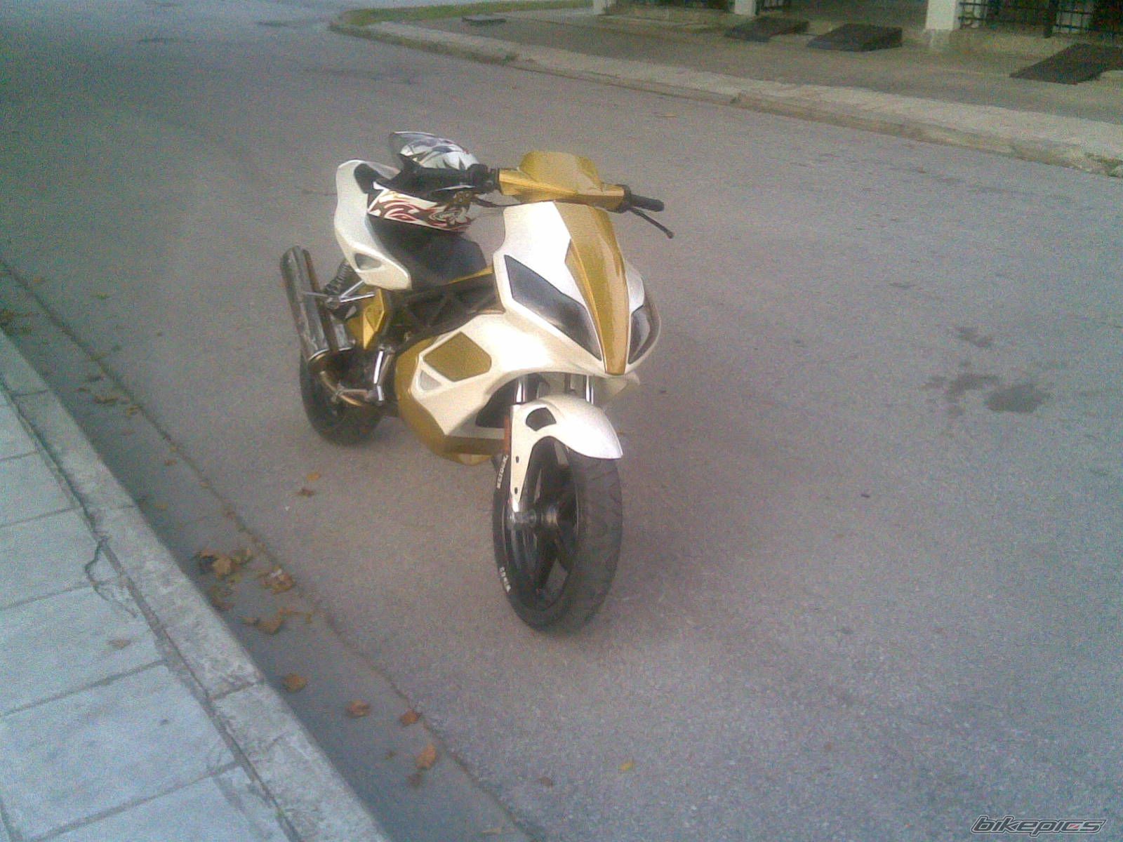 Photo 1518703