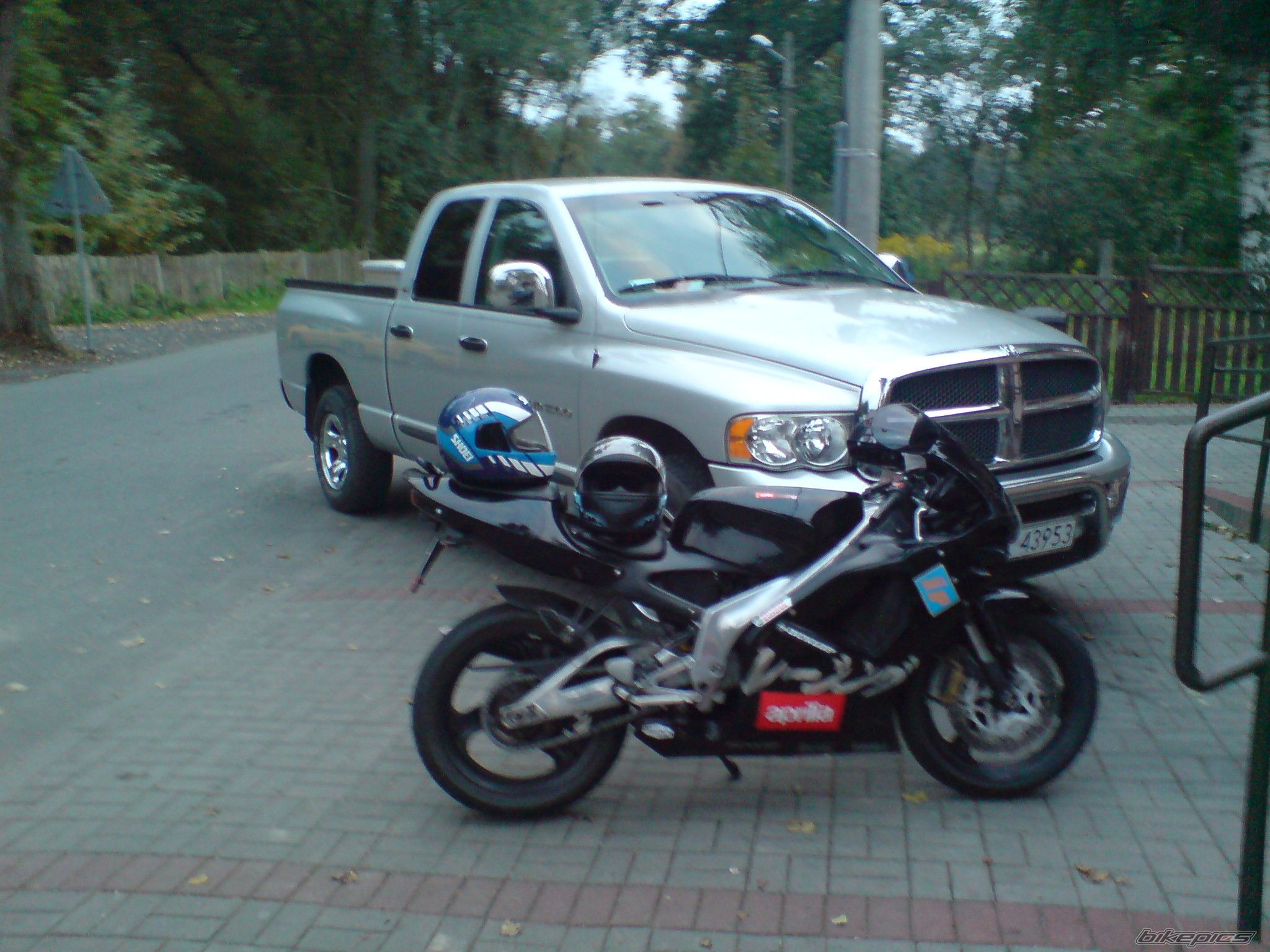 Photo 1527840