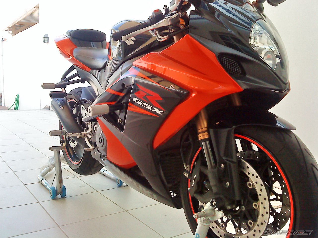 Photo 1528331