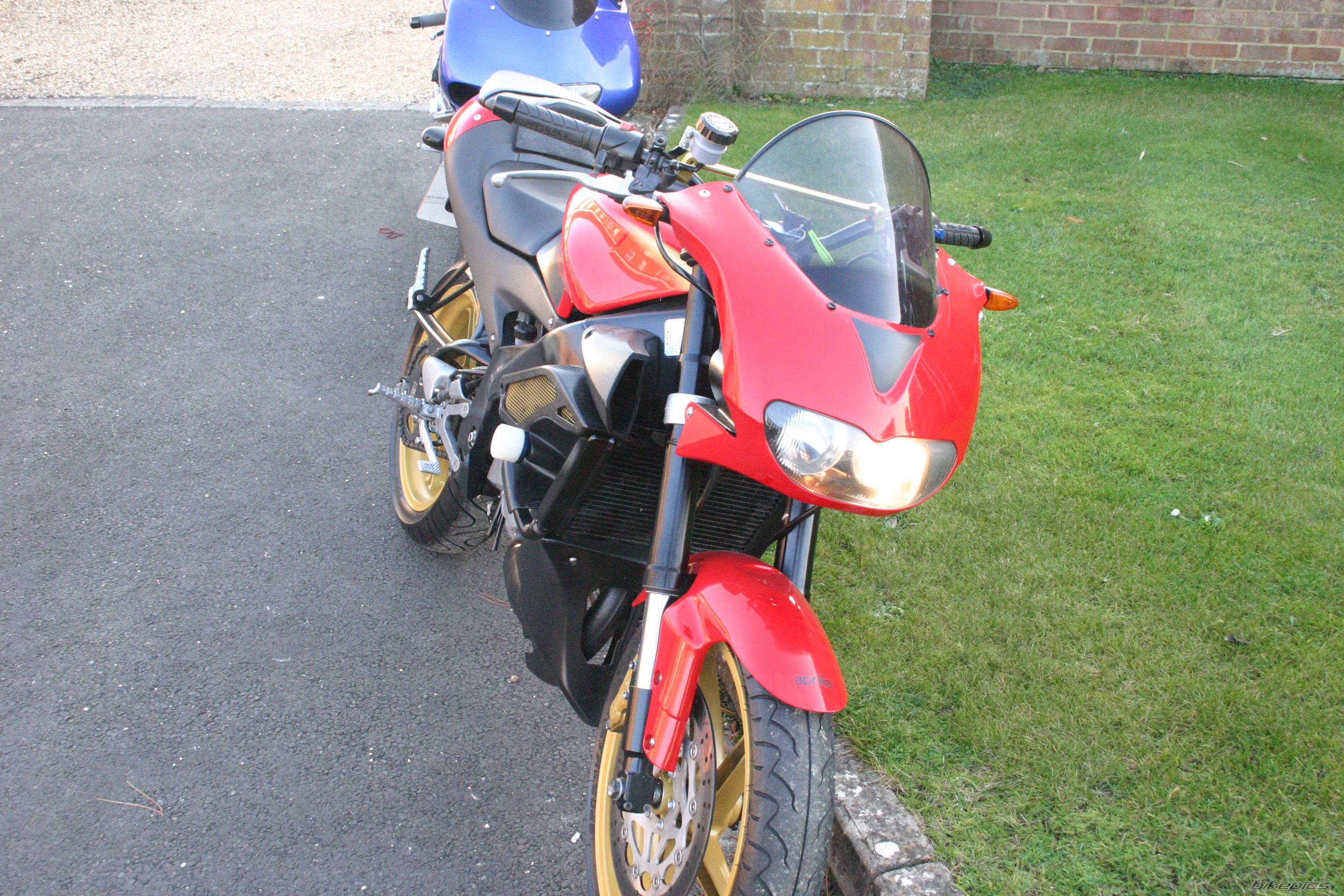 Photo 1529063