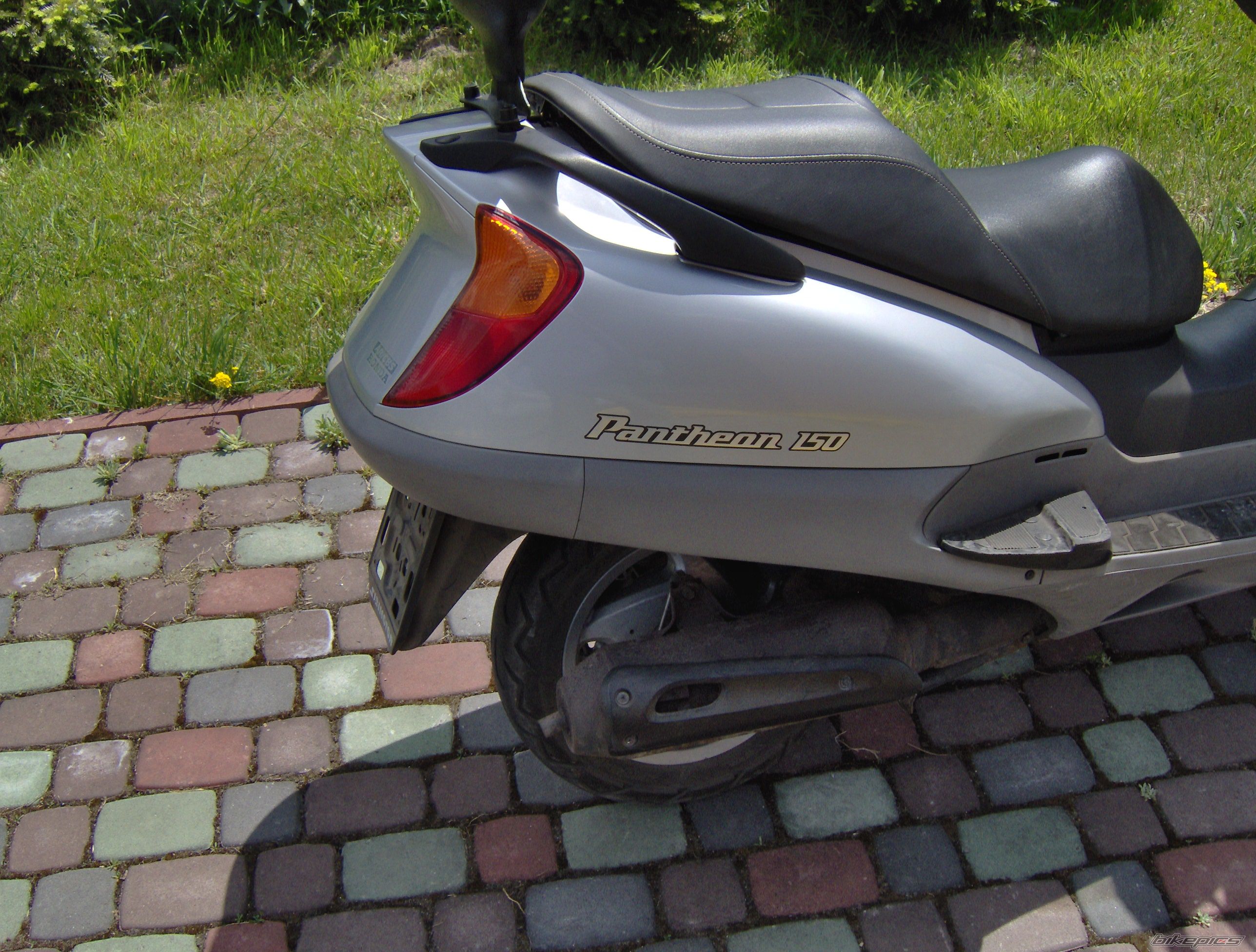Photo 1537808
