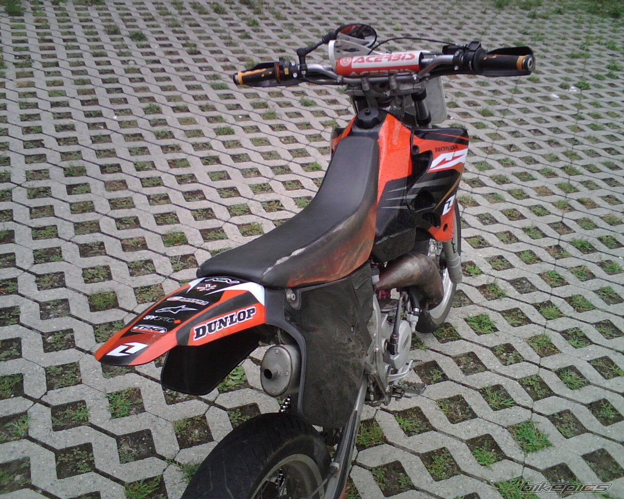 Photo 1544351