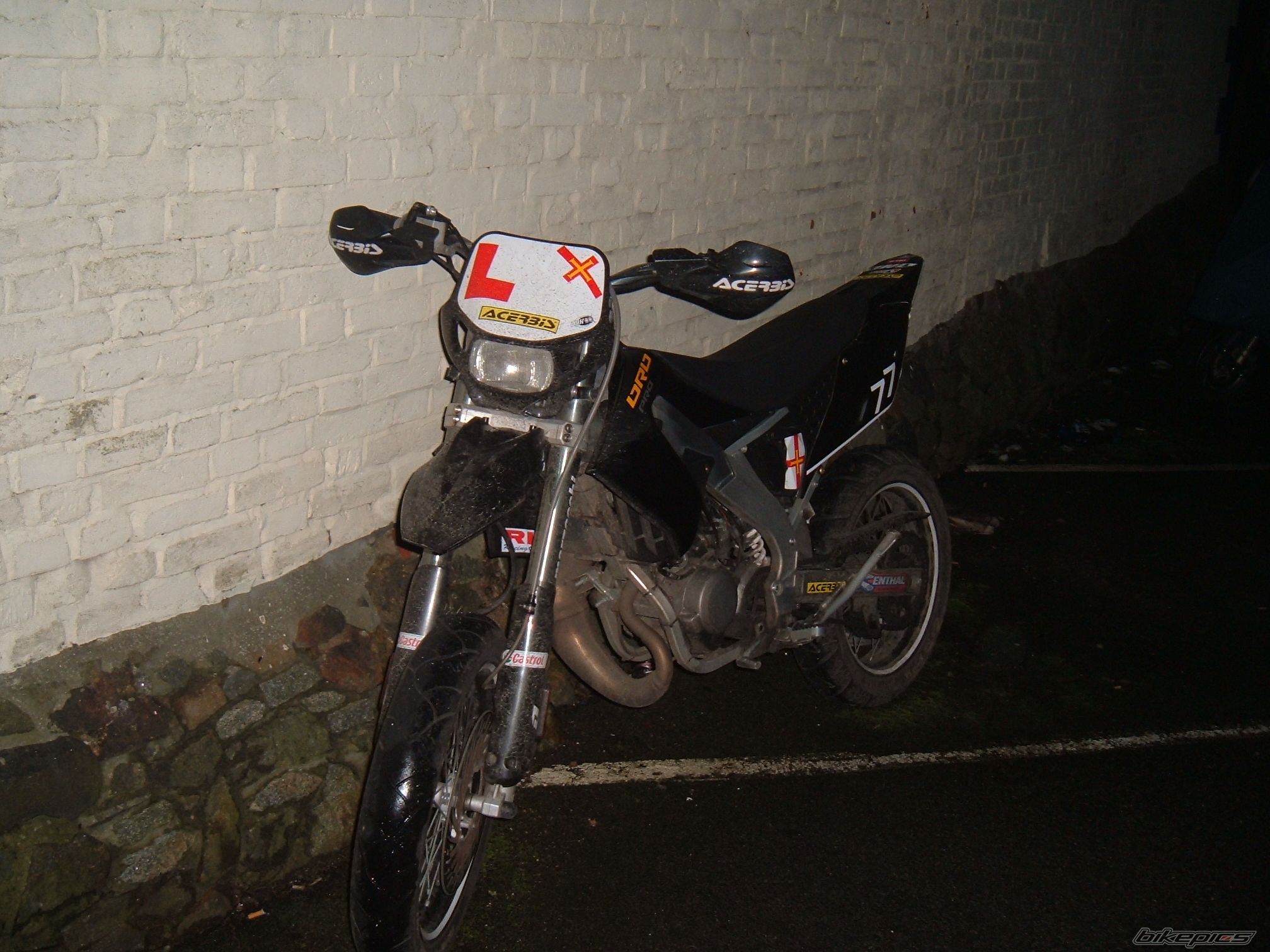 Photo 1551449