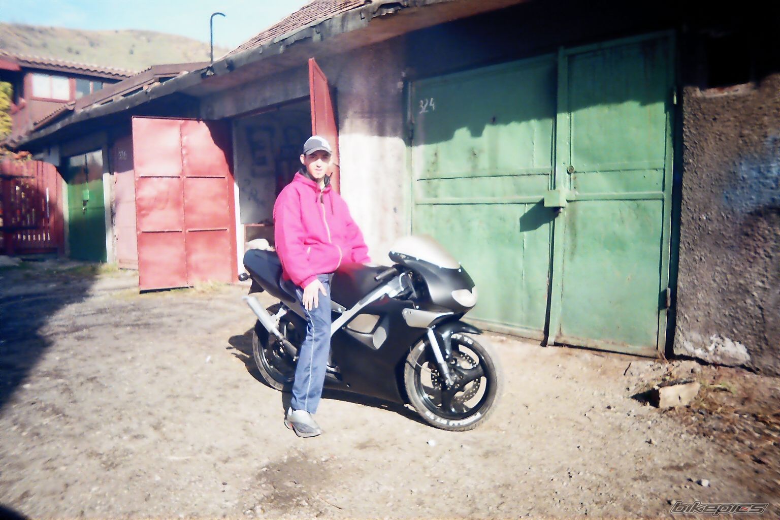 Photo 1551657