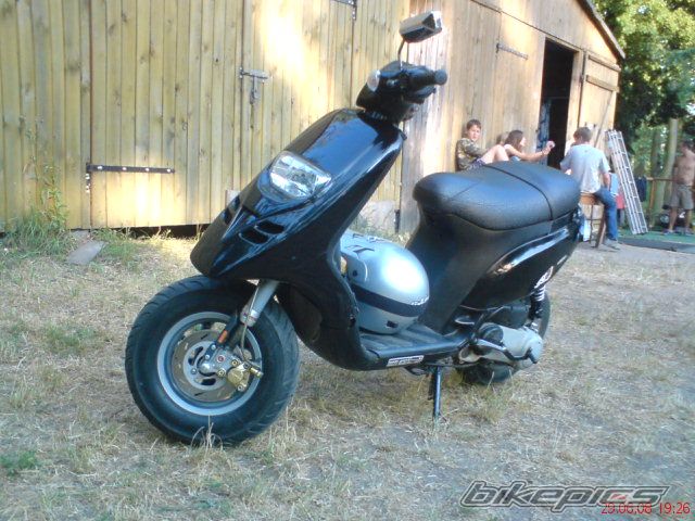 Photo 1562913