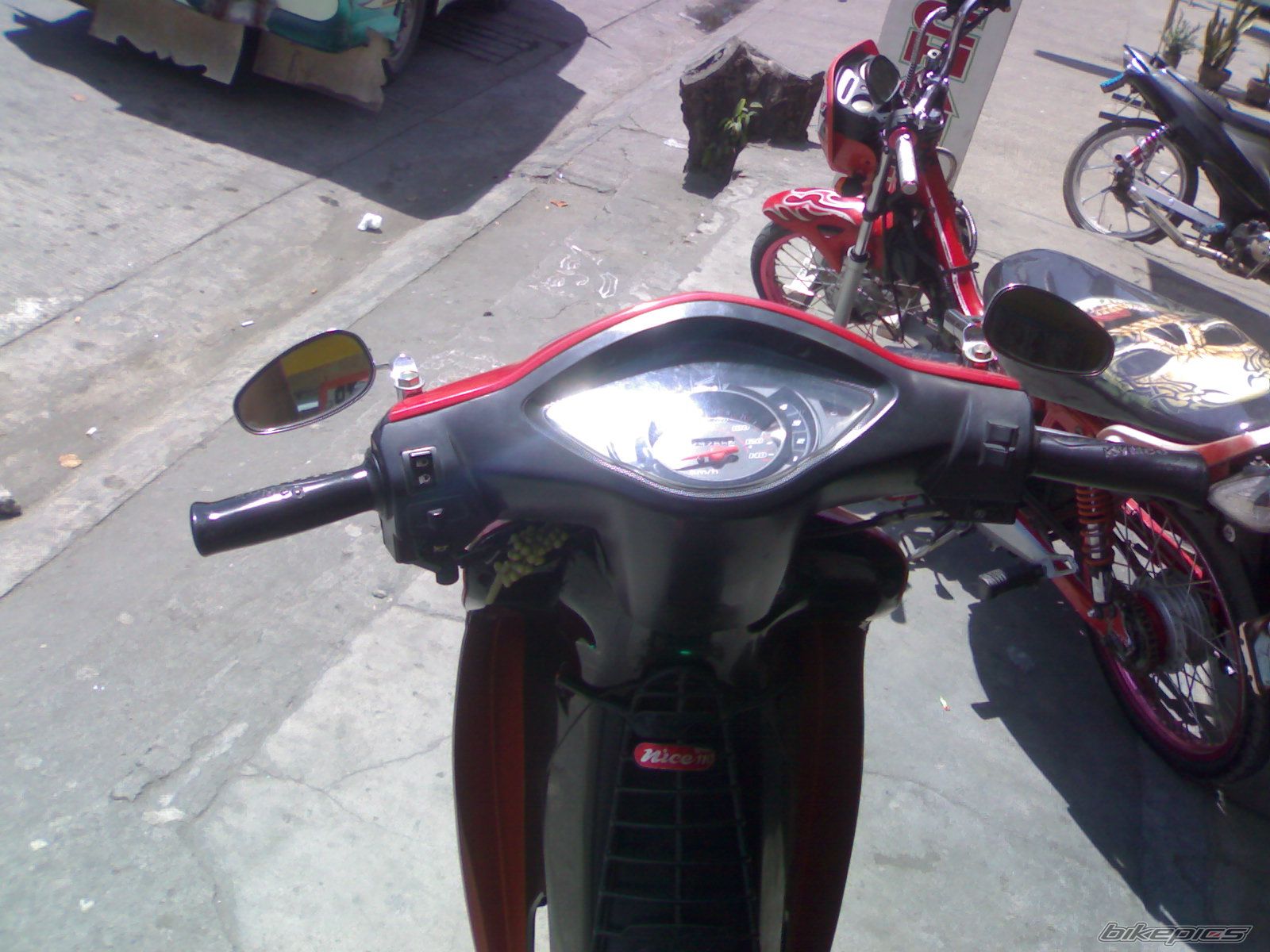 Photo 1563073