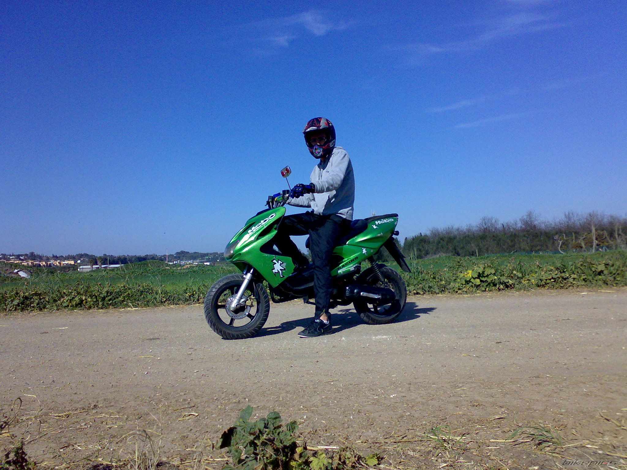 Photo 1573168