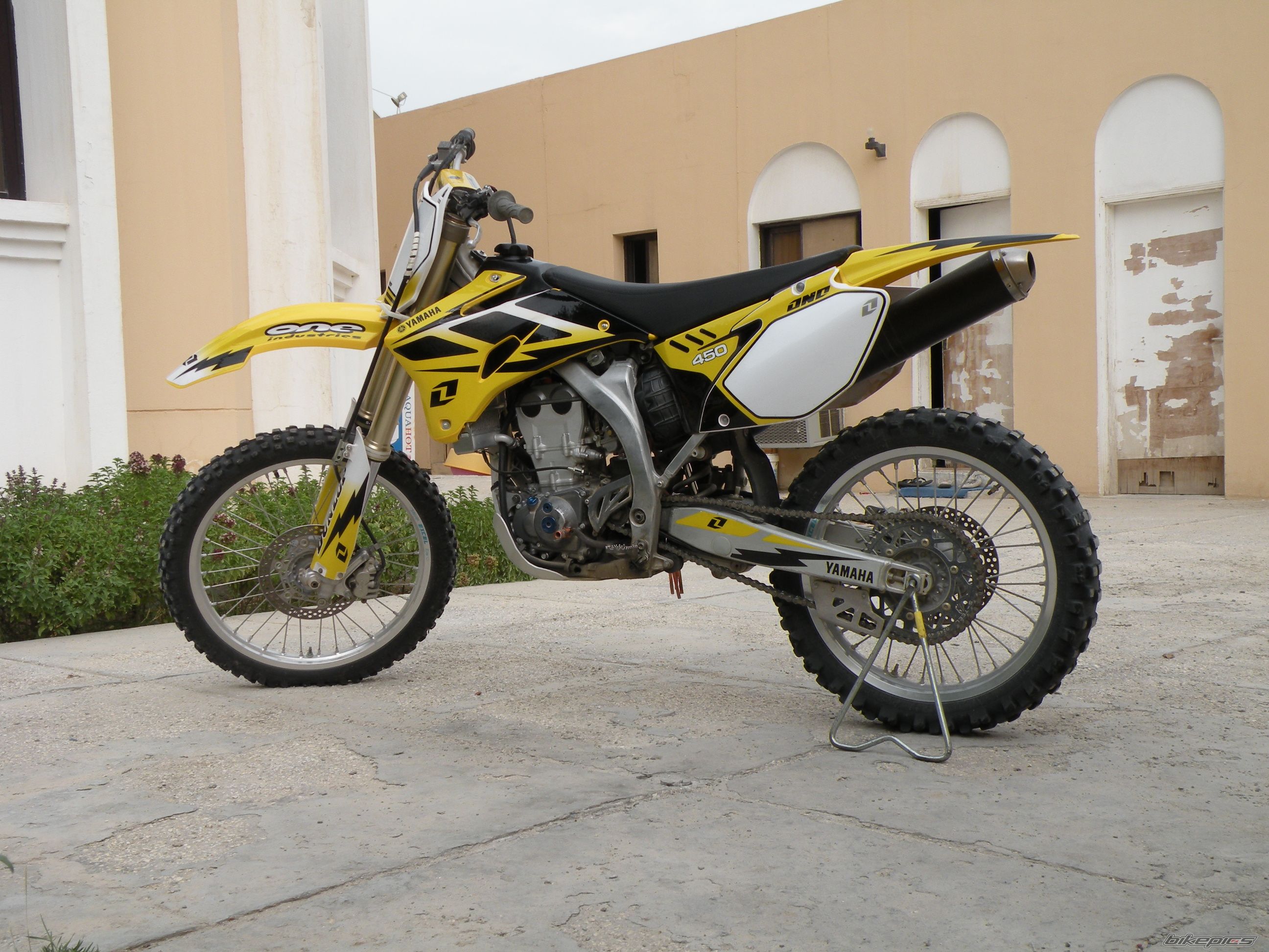 Photo 1581717
