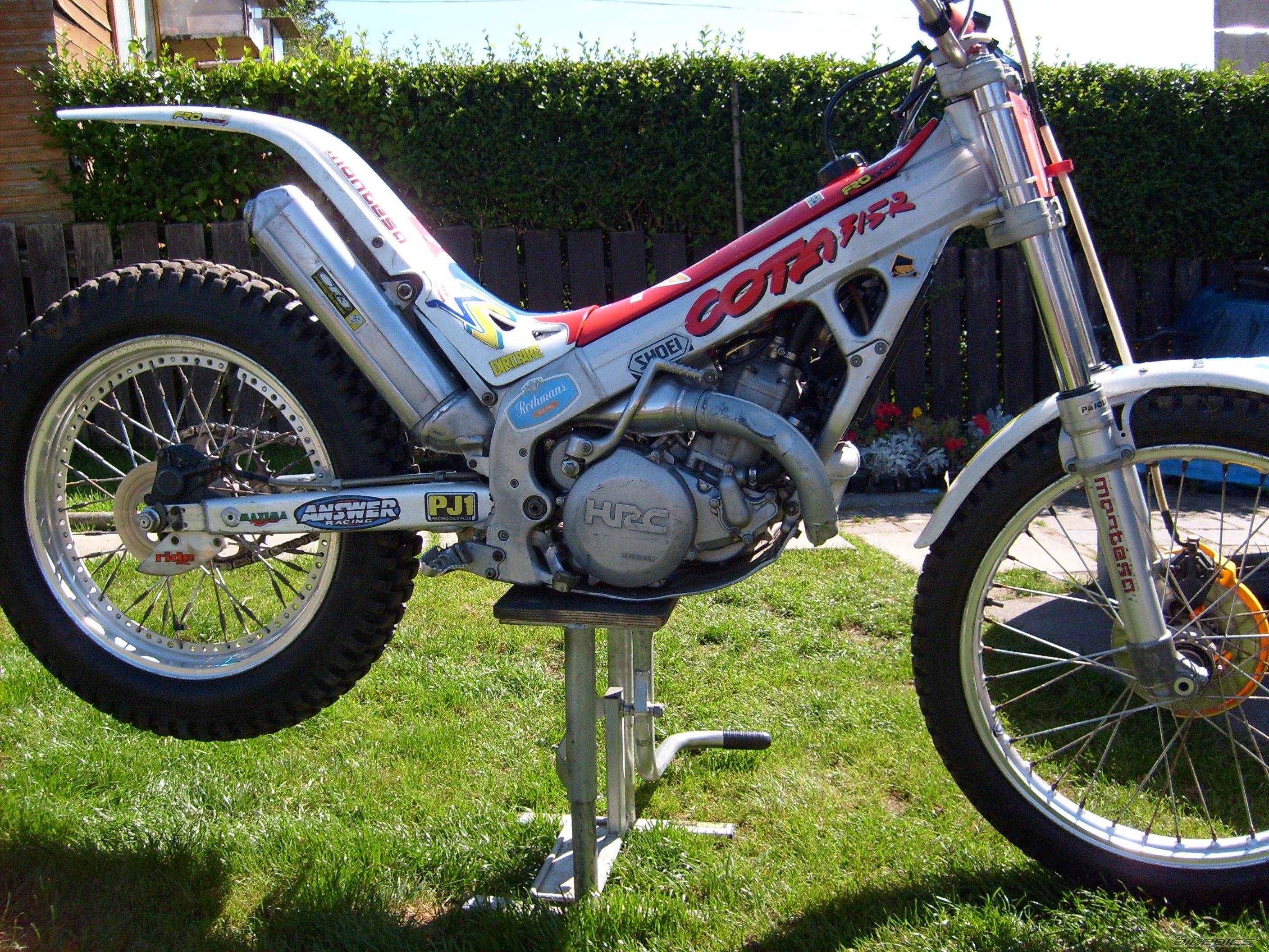Photo 1592005