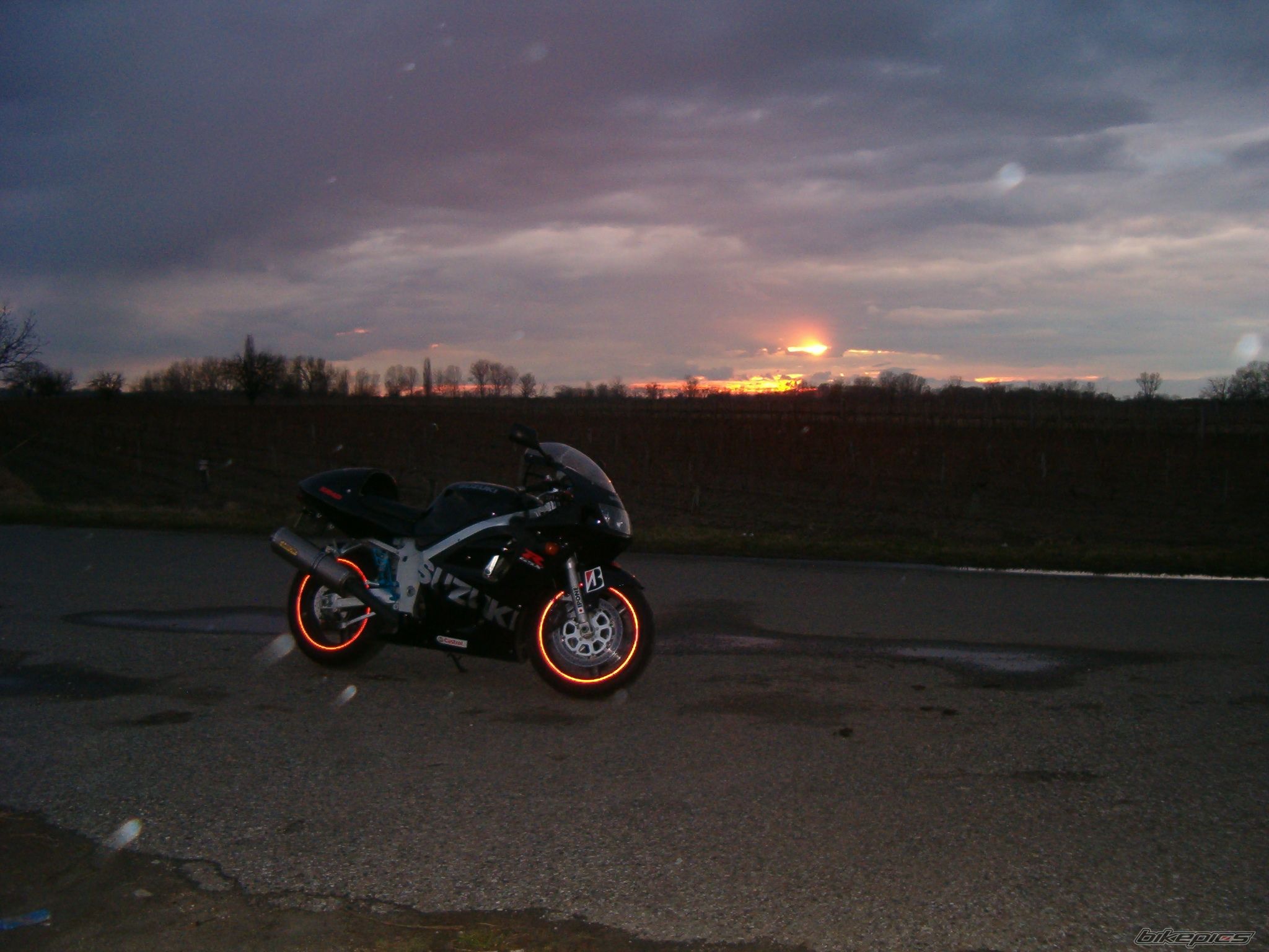 Photo 1596552