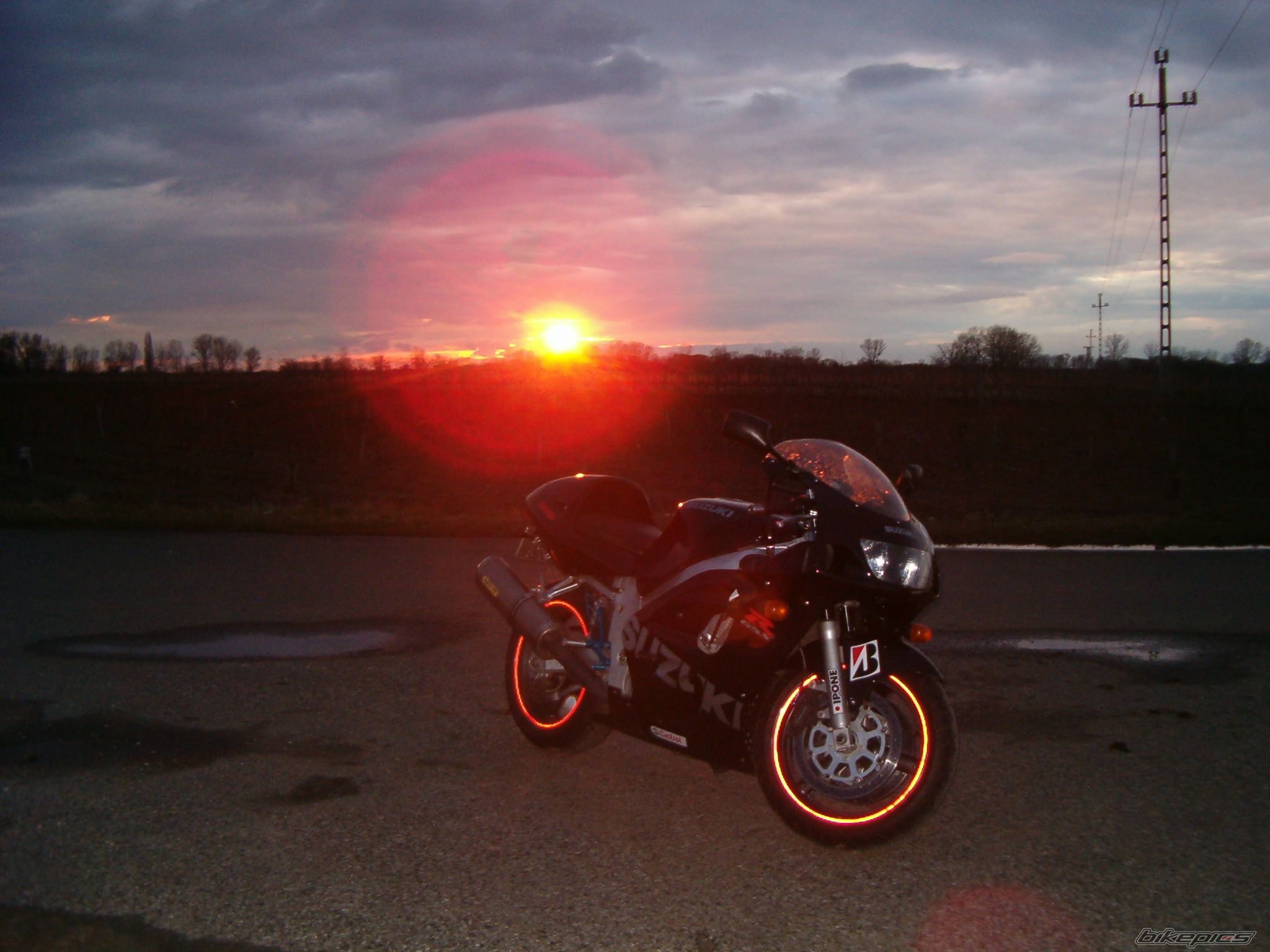 Photo 1596560