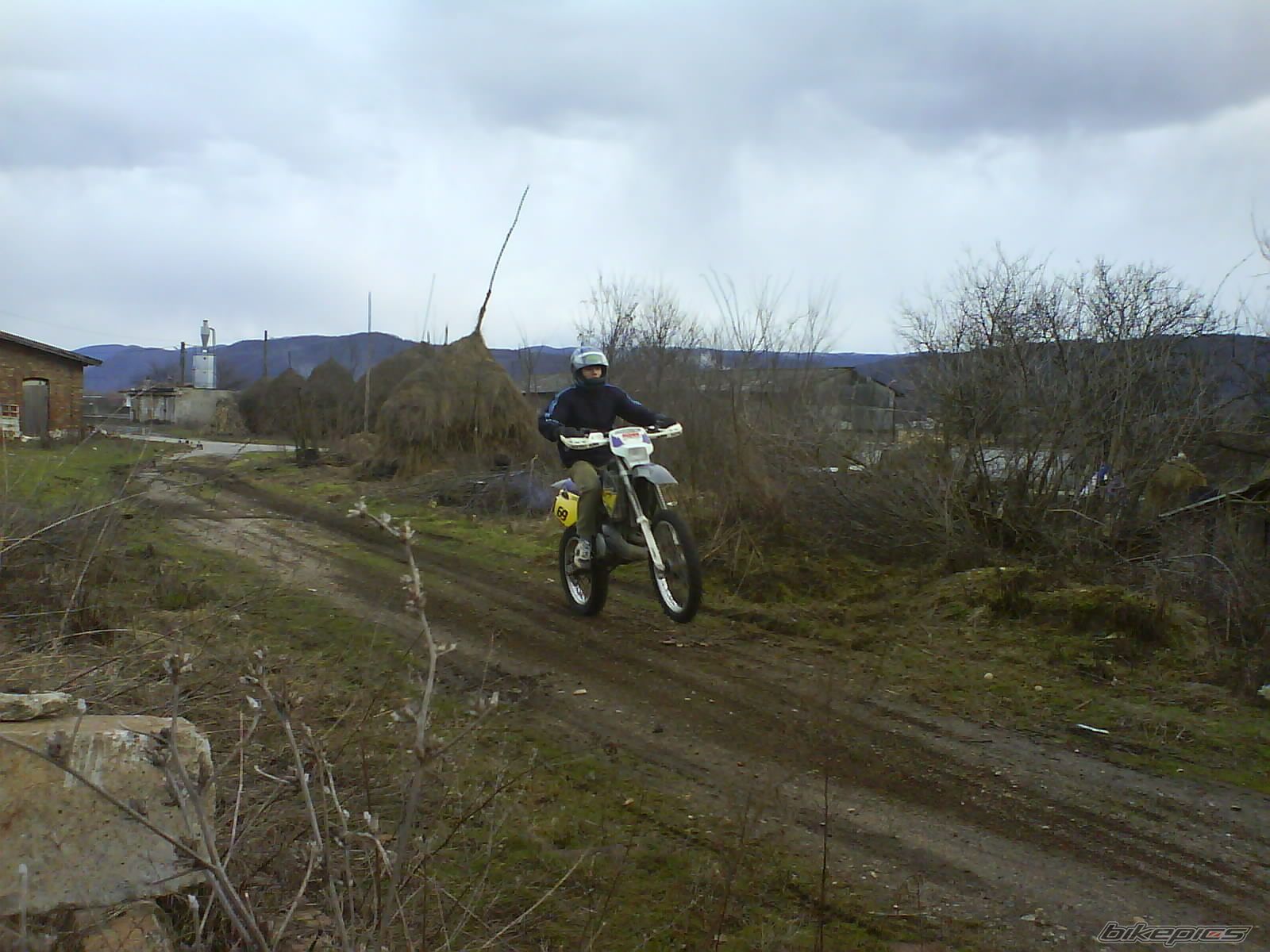 Photo 1596712