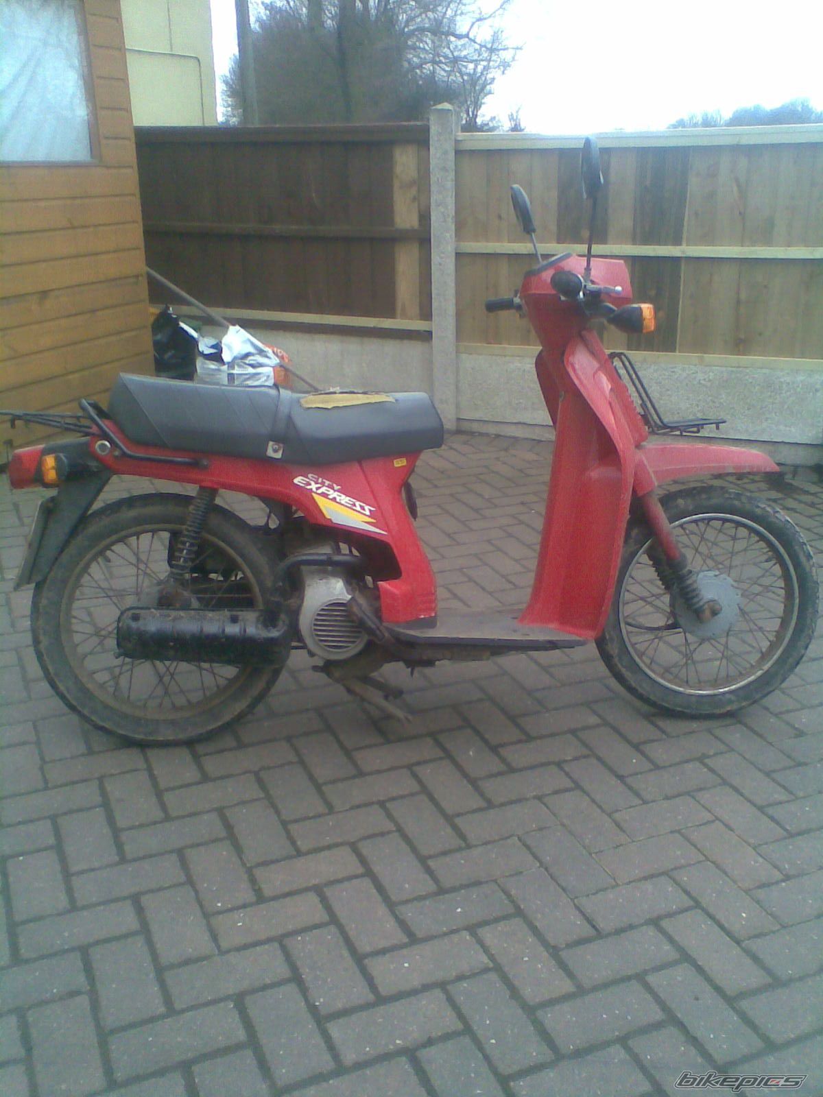 Photo 1618207