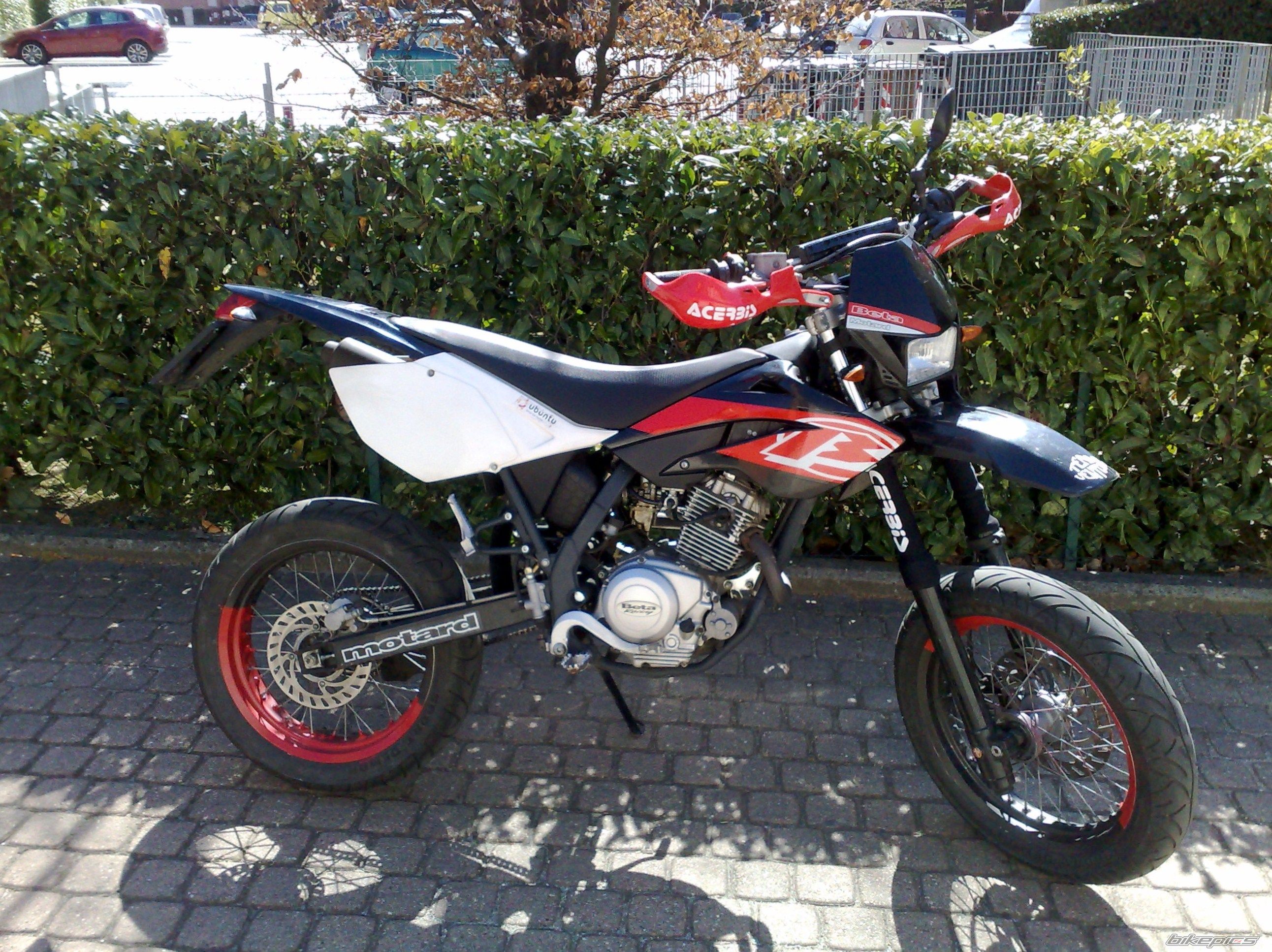 Photo 1633893