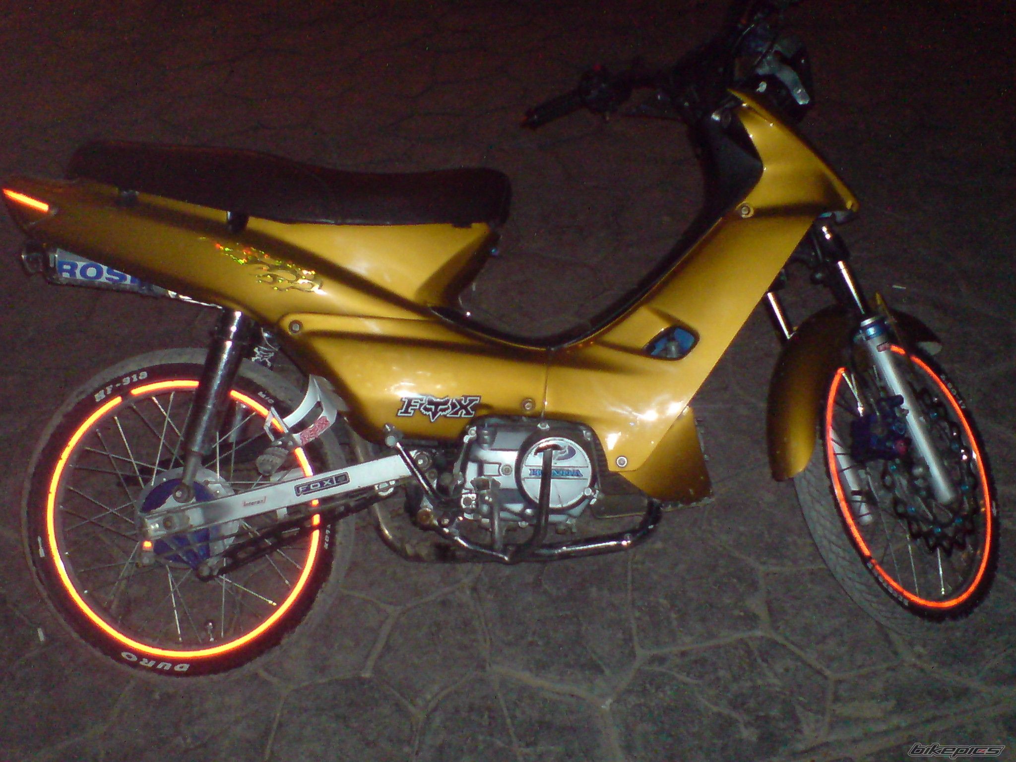 Photo 1786940