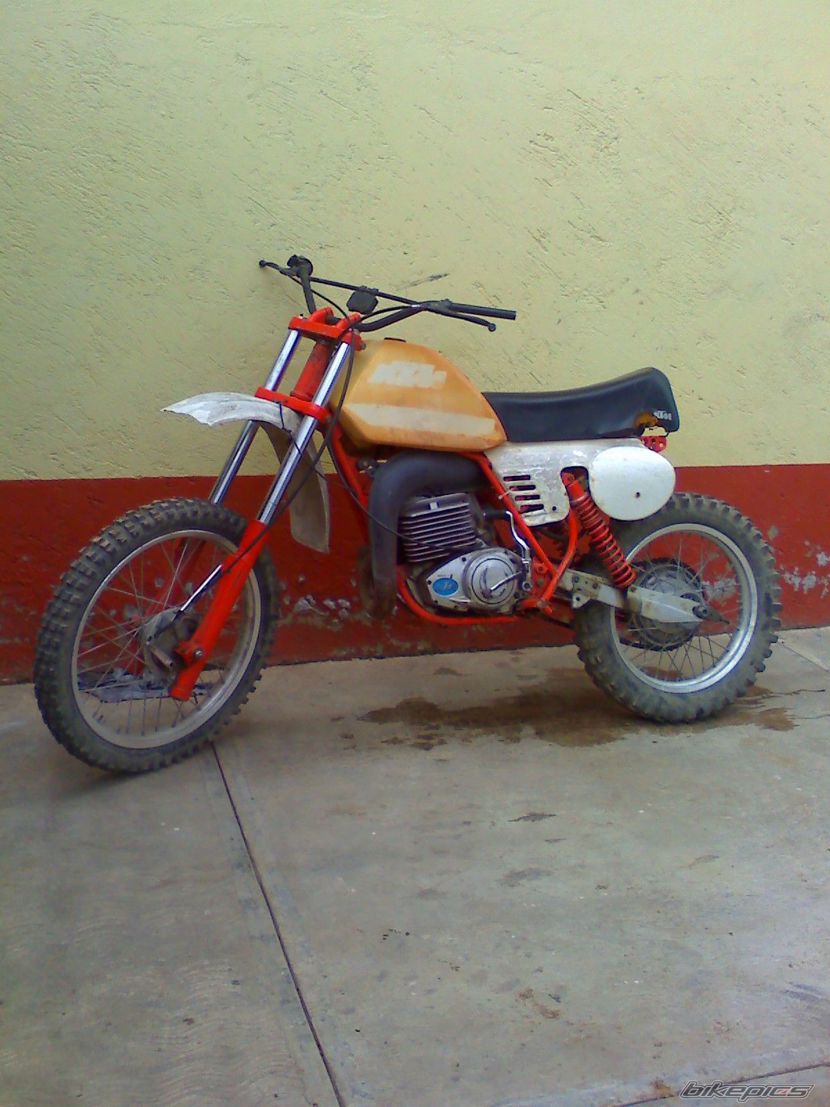 Photo 1834272