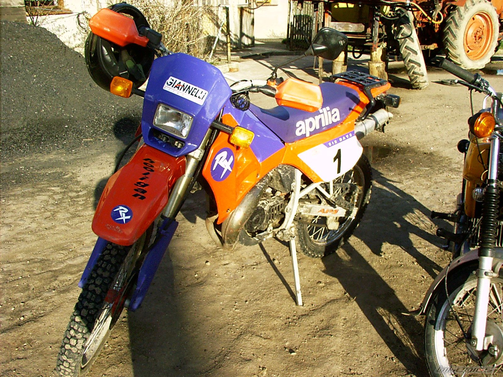Bike Photo 1900300