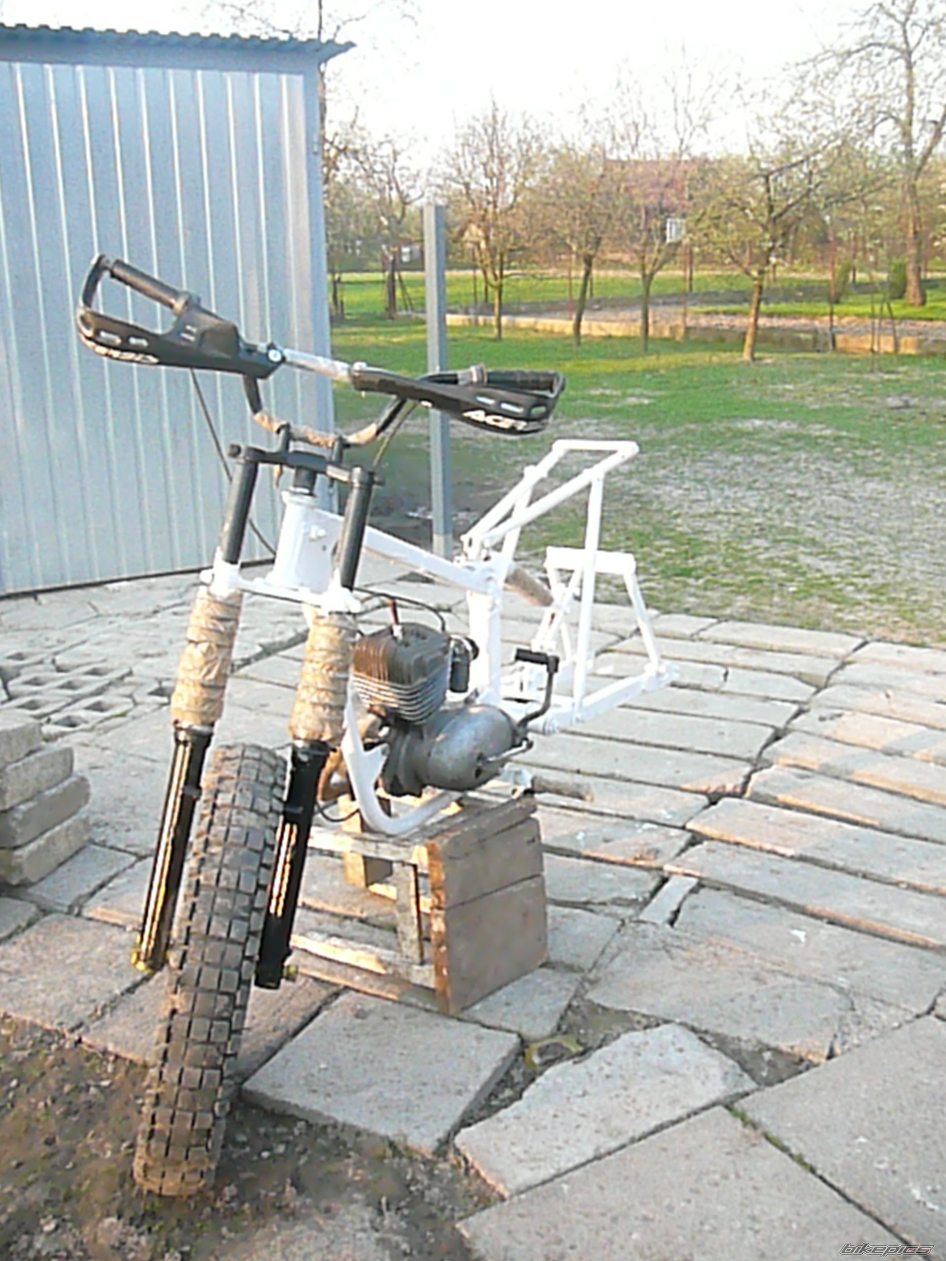 Bike Photo 1975848